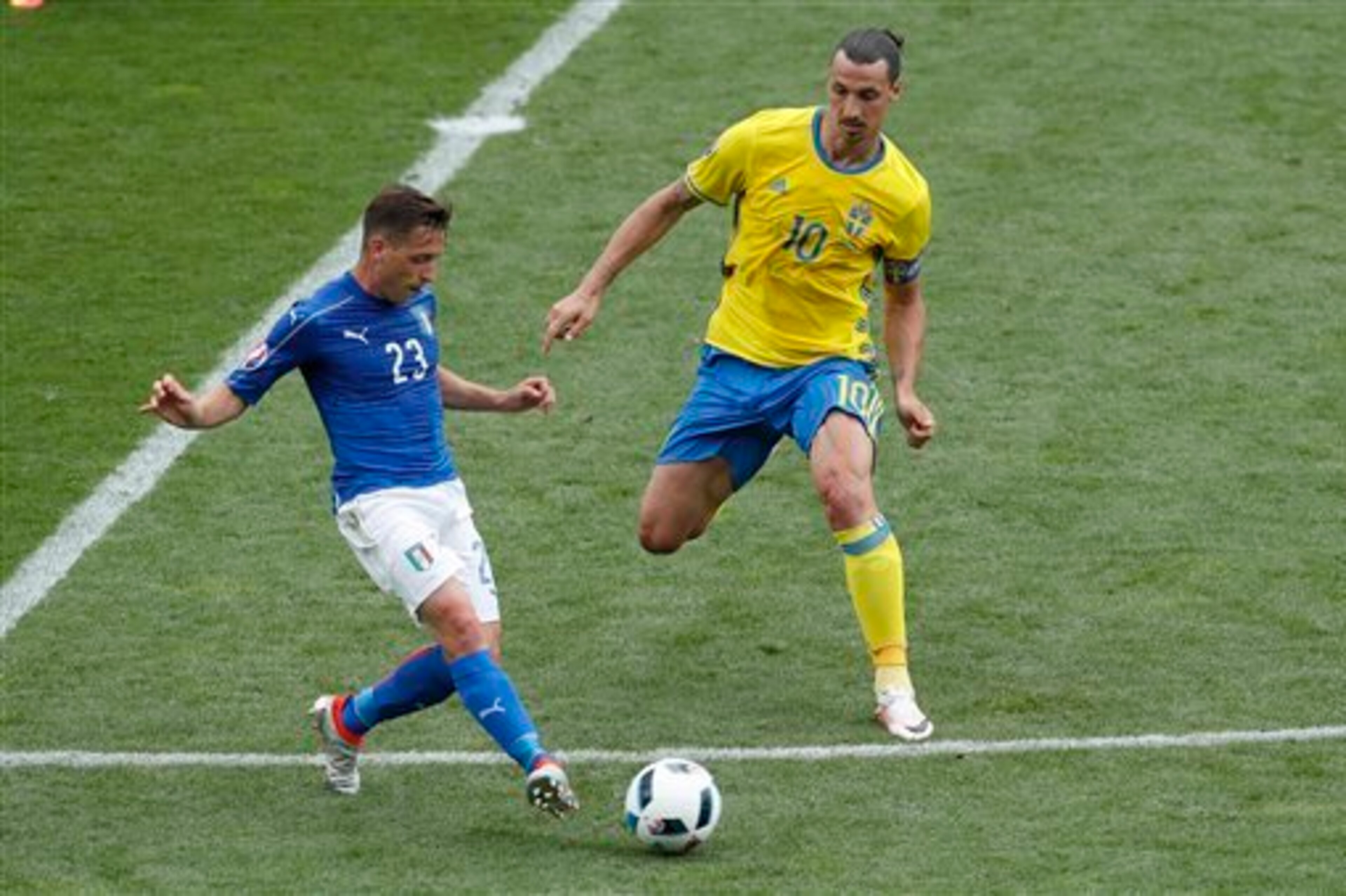 Giaccherini's team play is a stark contrast to Zlatan Ibrahimovic's star power.