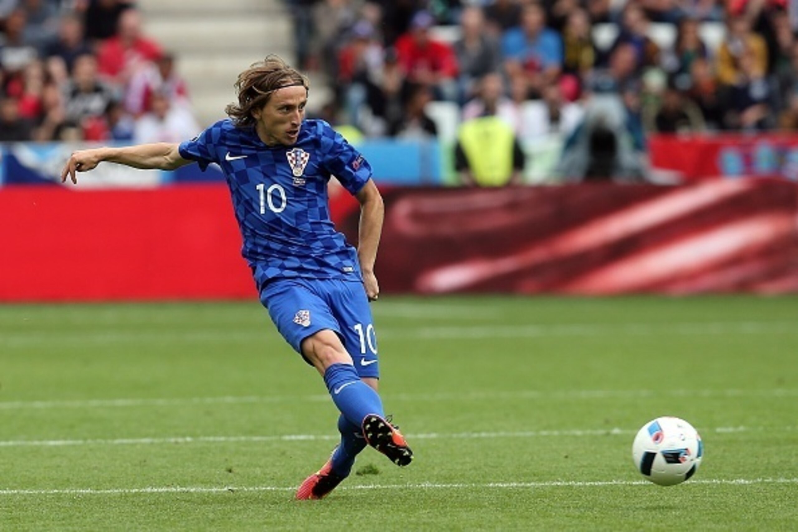 SAINT-ETIENNE, FRANCE - JUNE 17: Luka Modric of Croatia in action during the UEFA Euro 2016 Group D match between the Czech Republic and Croatia at Stade Geoffroy-Guichard on June 17, 2016 in Saint-Etienne, France. (Photo by Chris Brunskill Ltd/Getty Imag SAINT-ETIENNE, FRANCE - JUNE 17: Luka Modric of Croatia in action during the UEFA Euro 2016 Group D match between the Czech Republic and Croatia at Stade Geoffroy-Guichard on June 17, 2016 in Saint-Etienne, France. (Photo by Chris Brunskill Ltd/Getty Imag