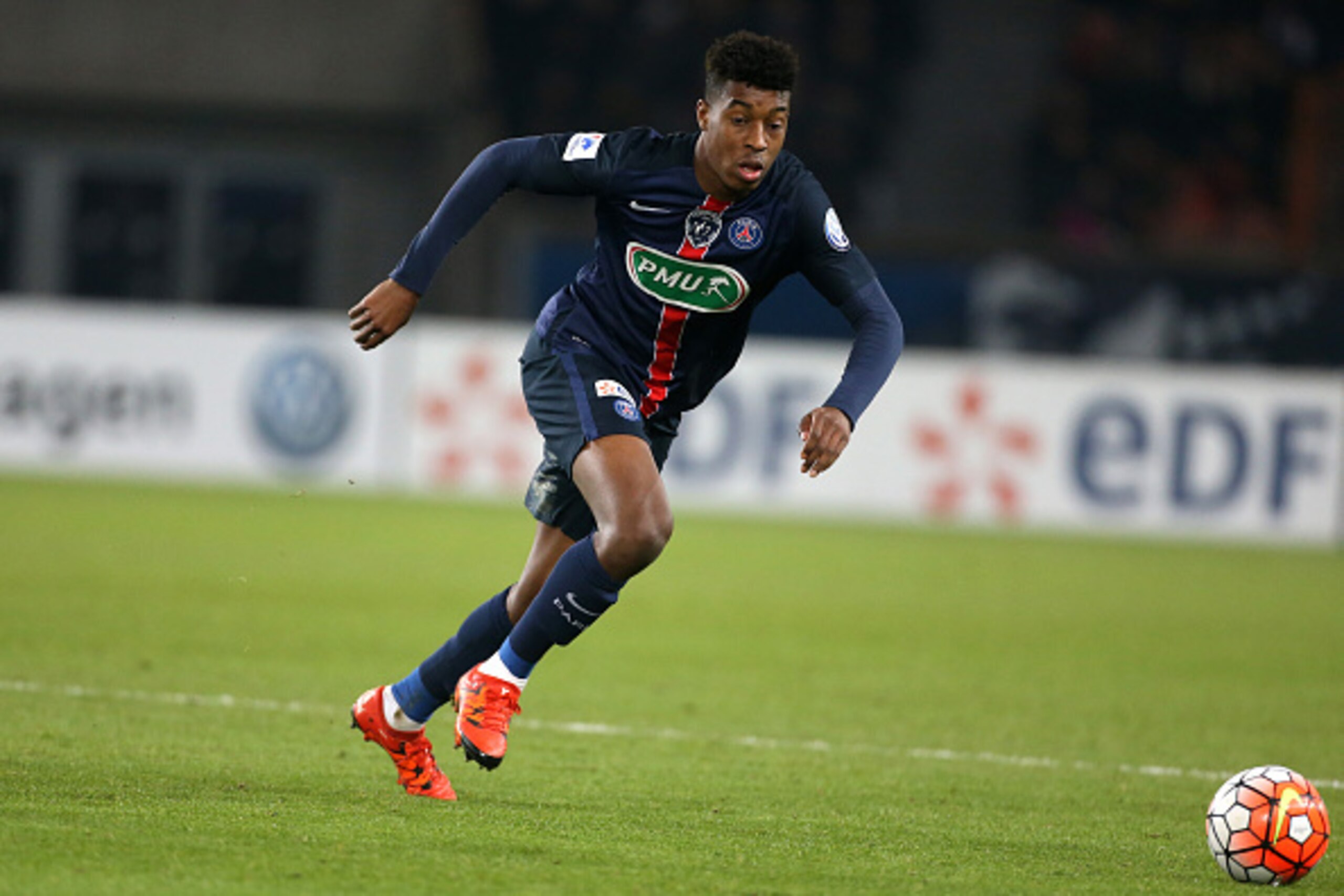 PARIS, FRANCE - JANUARY 19: Presnel Kimpembe of PSG in action during the French Cup match between Paris Saint-Germain (PSG) and Toulouse FC (TFC) at Parc des Princes stadium on January 19, 2016 in Paris, France. (Photo by Jean Catuffe/Getty Images)