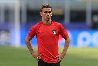 MILAN, ITALY - MAY 27: Antoine Griezmann of Club Atletico de Madrid looks on during a training session on the eve of the UEFA Champions League Final at Stadio Giuseppe Meazza on May 27, 2016 in Milan, Italy. (Photo by Chris Brunskill Ltd/Getty Images)