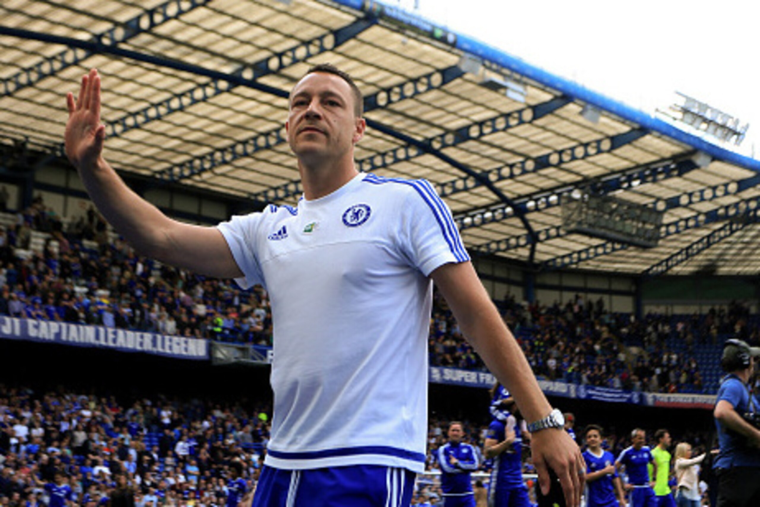 LONDON, ENGLAND - MAY 15: John Terry of Chelsea waves after the Barclays Premier League match between Chelsea and Leicester City at Stamford Bridge on May 15, 2016 in London, England. (Photo by Catherine Ivill - AMA/Getty Images)