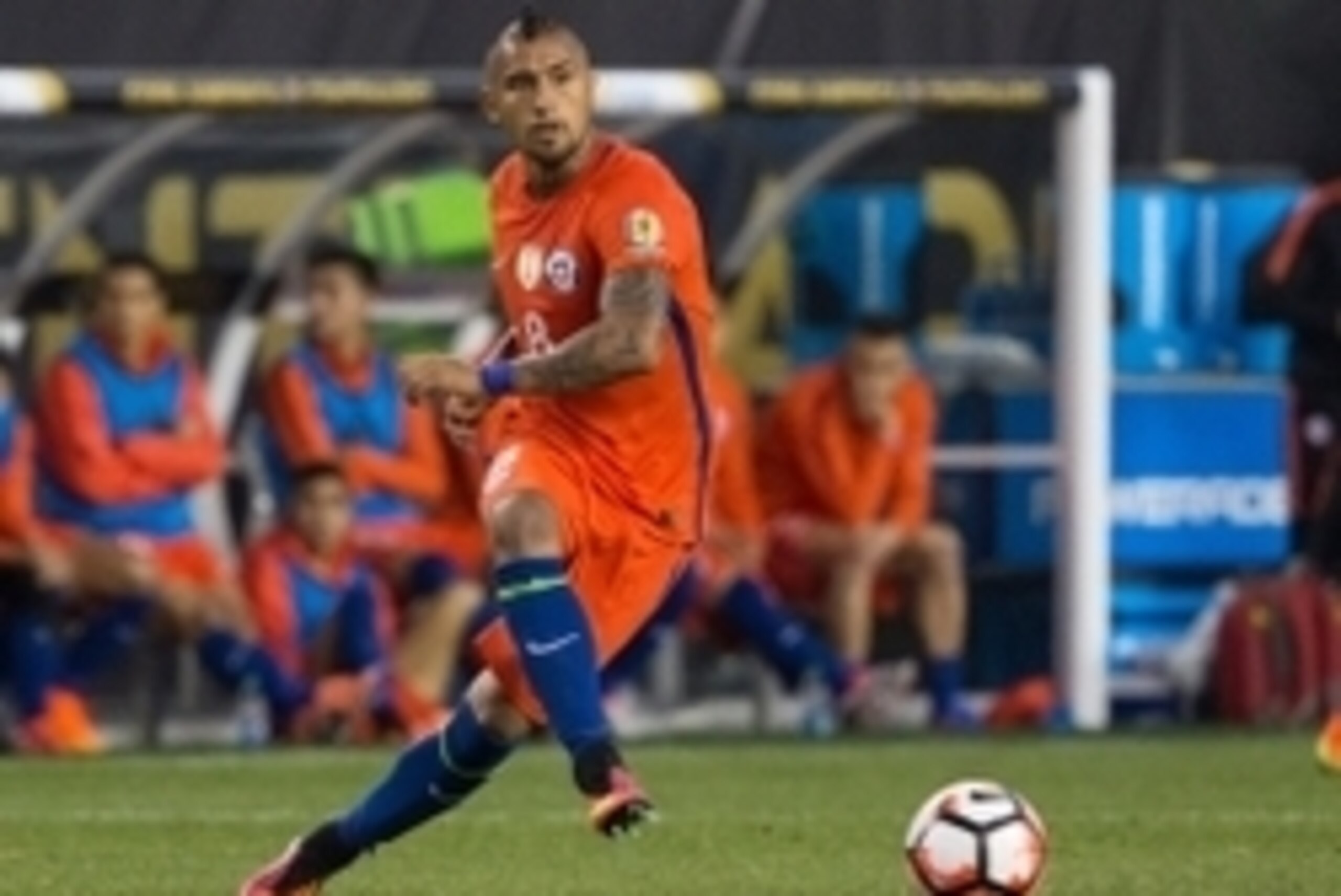 Jun 14, 2016; Philadelphia, PA, USA; Chile midfielder Arturo Vidal (8) in action against Panama during the first half in the group play stage of the 2016 Copa America Centenario at Lincoln Financial Field. Mandatory Credit: Bill Streicher-USA TODAY Sports Jun 14, 2016; Philadelphia, PA, USA; Chile midfielder Arturo Vidal (8) in action against Panama during the first half in the group play stage of the 2016 Copa America Centenario at Lincoln Financial Field. Mandatory Credit: Bill Streicher-USA TODAY Sports