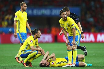 NICE, FRANCE - JUNE 22:  Kim Kallstrom of Sweden lies down injured during the UEFA EURO 2016 Group E match between Sweden and Belgium at Allianz Riviera Stadium on June 22, 2016 in Nice, France.  (Photo by Lars Baron/Getty Images)