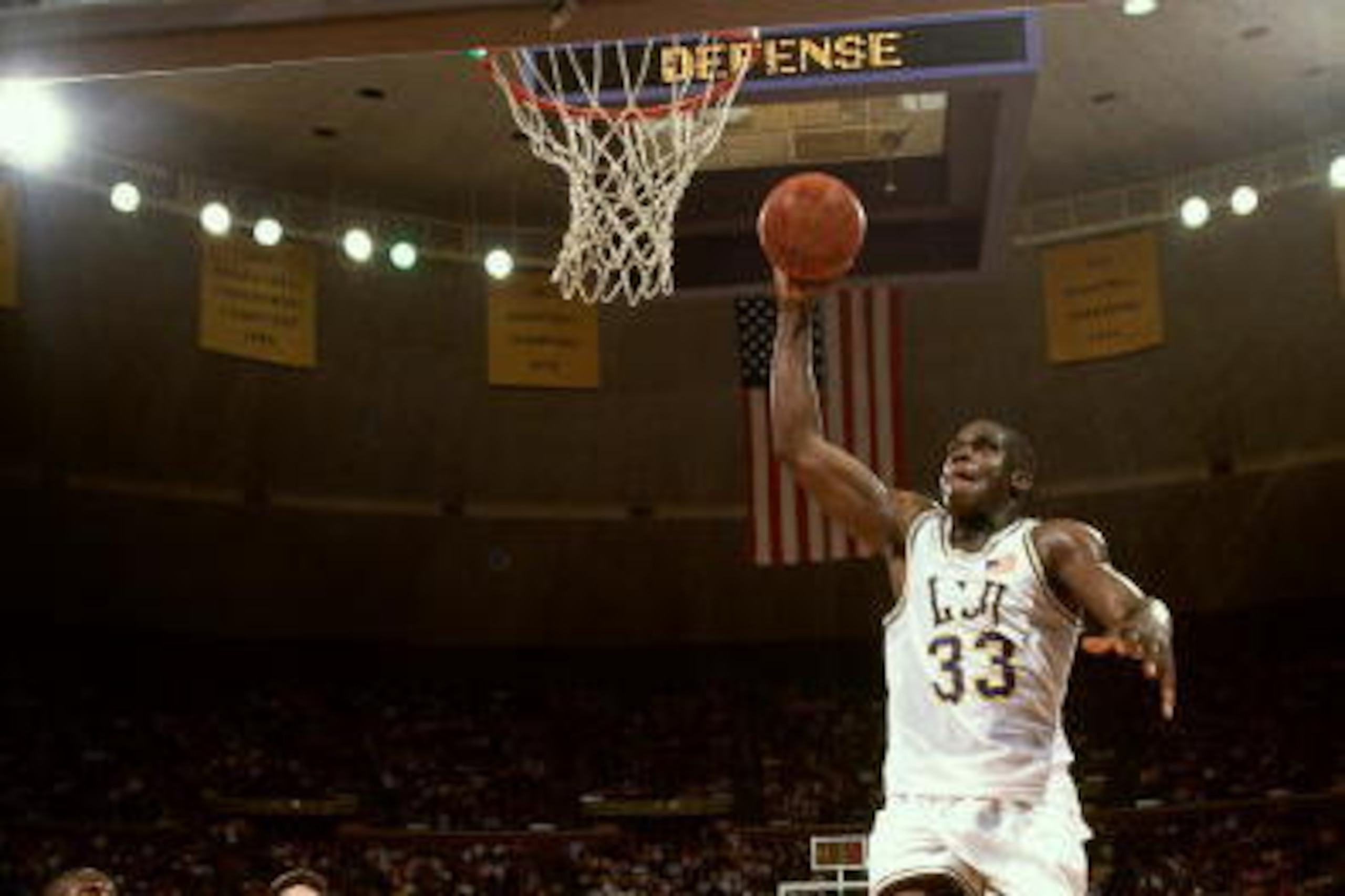1990:  Shaquille O'Neal #33 of the LSU Tigers soars in for a slam dunk against the Tennessee Volenteers circa 1990. NOTE TO USER: User expressly acknowledges and agrees that, by downloading and/or using this Photograph, User is consenting to the terms and