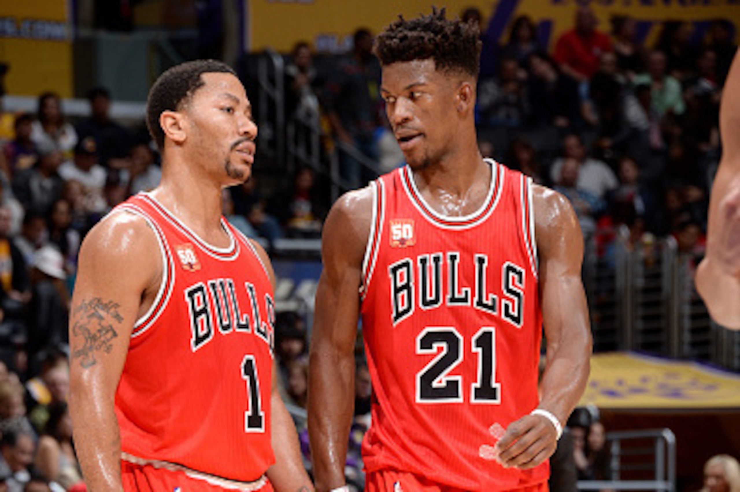 LOS ANGELES, CA - JANUARY 28: Derrick Rose #1 and Jimmy Butler #21 of the Chicago Bulls chat during the game against the Los Angeles Lakers on January 28, 2016 at STAPLES Center in Los Angeles, California. NOTE TO USER: User expressly acknowledges and agr