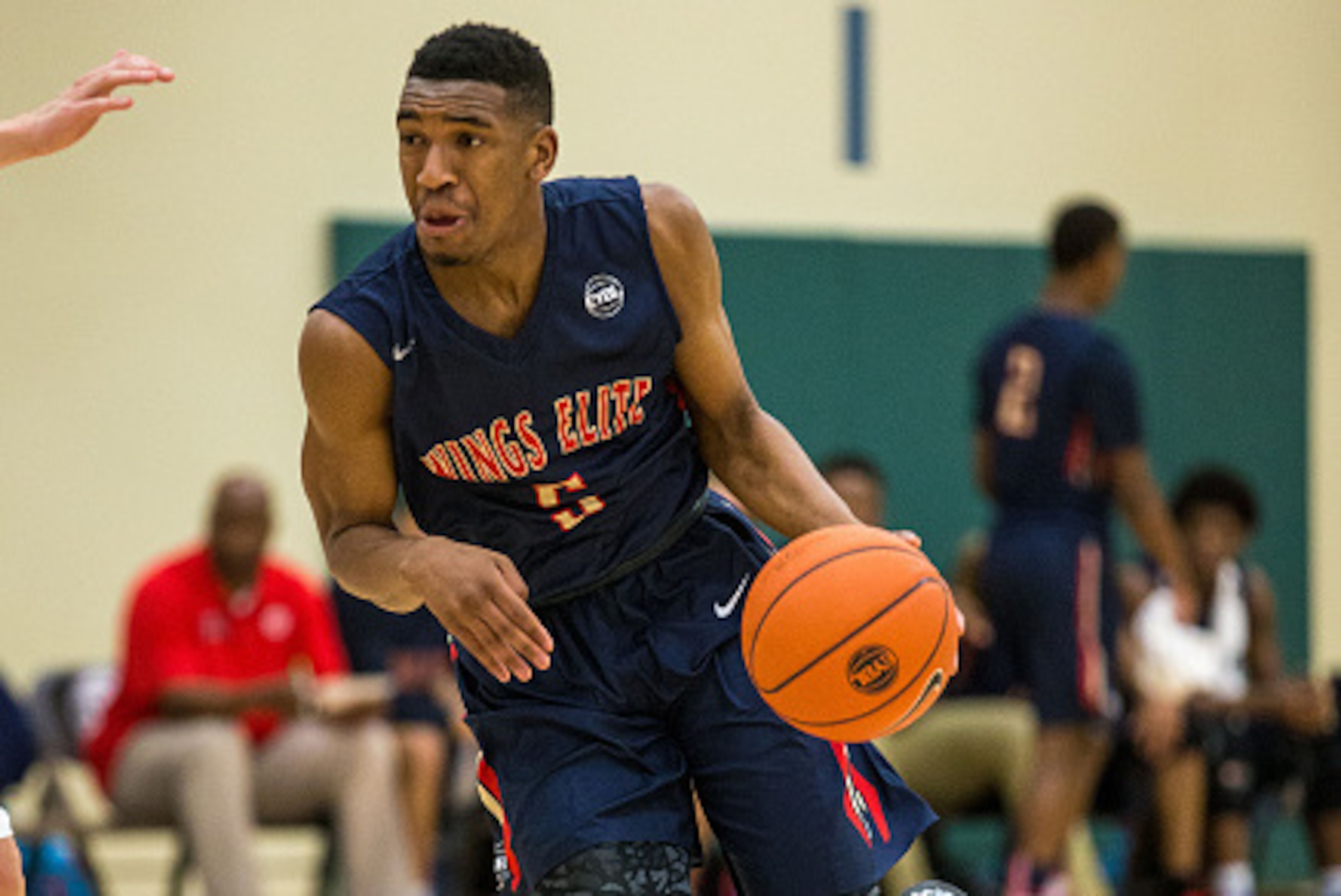 MAPLE GROVE, MN- MAY 23: Malik Monk #5 from the Arkansas Wings and Bentonville High School during Session Four of the Nike EYBL on May 23, 2015 at Maple Grove Community Gym in Maple Grove, Minnesota. (Photo by Brace Hemmelgarn/Getty Images)
