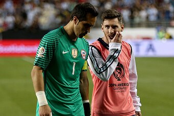SANTA CLARA, CA - JUNE 06: Lionel Messi of Argentina chats with Claudio Bravo of Chile following the Copa America Centenario Group D match between Argentina and Chile at Levi's Stadium on June 6, 2016 in Santa Clara, California. (Photo by Chris Brunskill 