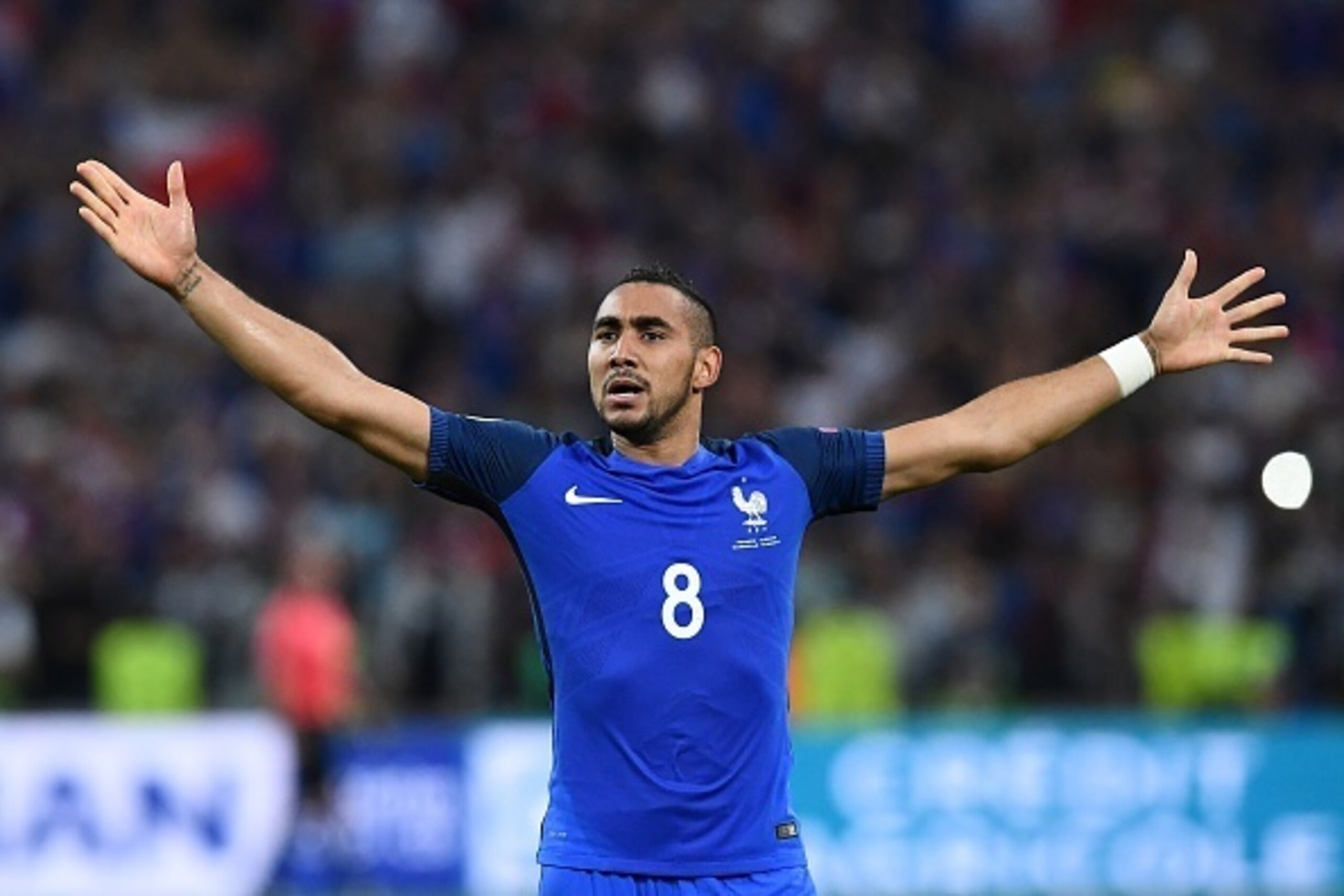 France's forward Dimitri Payet celebrates France's second goal during the Euro 2016 group A football match between France and Albania at the Velodrome stadium in Marseille on June 15, 2016.
France beat Albanian 2-0. / AFP / FRANCK FIFE        (Photo credi