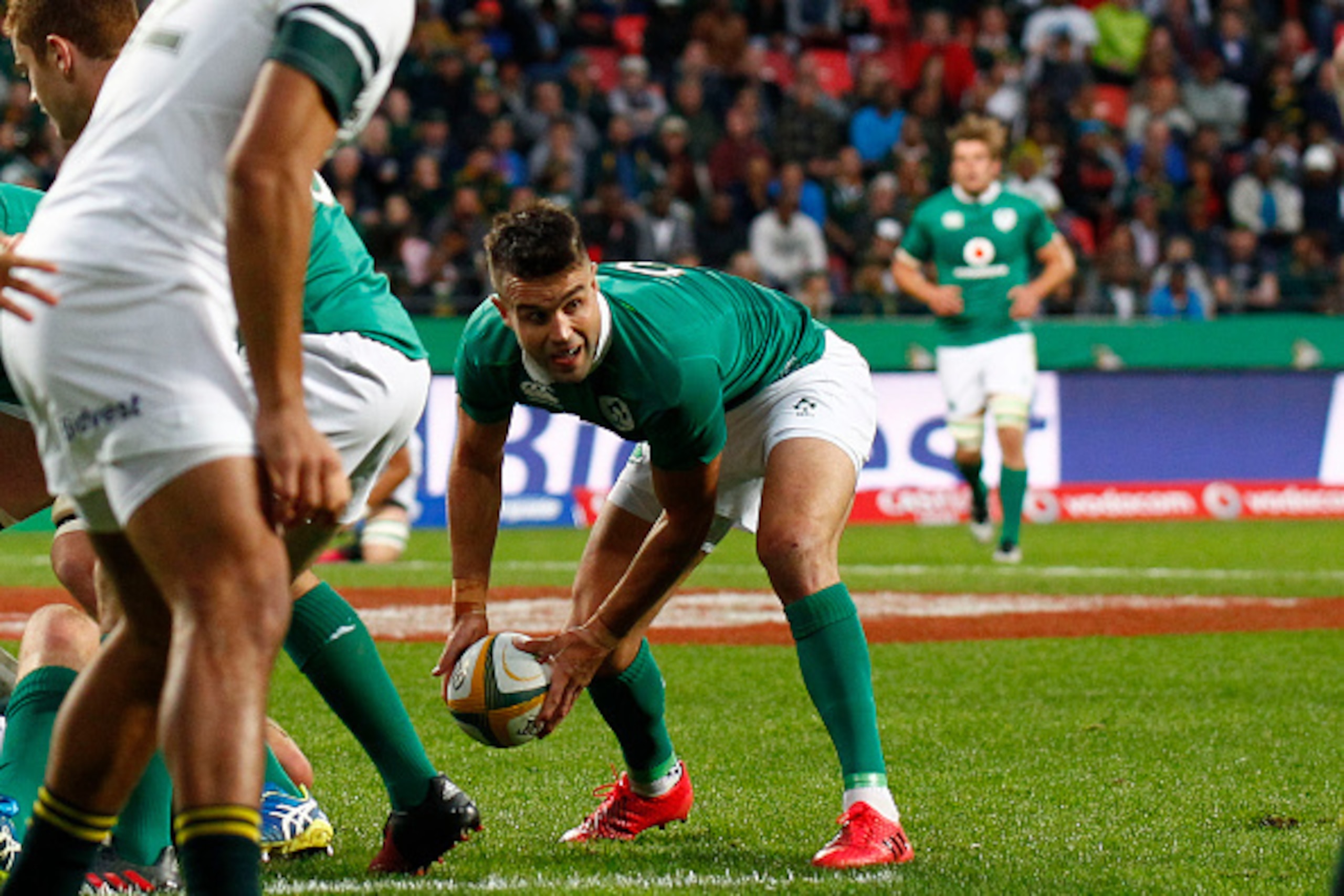 Conor Murray of Ireland holds the ball during the third and last Rugby Test match between South Africa and Ireland at Nelson Mandela Bay rugby stadium on June 25, 2016 in Port Elizabeth. / AFP / MICHAEL SHEEHAN        (Photo credit should read MICHAEL SHE
