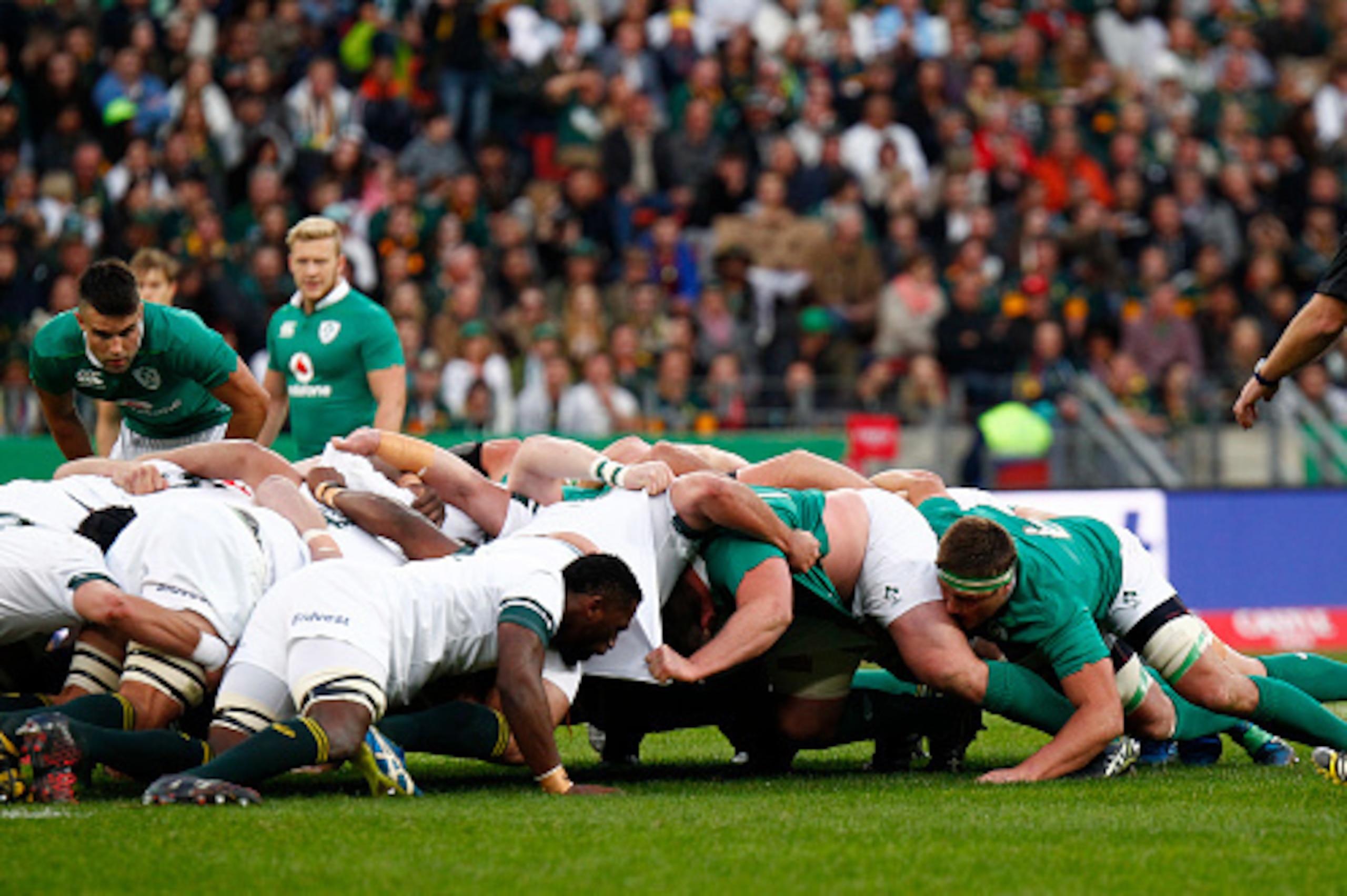 Players play a scrummage during the third and last Rugby Test match between South Africa and Ireland at Nelson Mandela Bay rugby stadium on June 25, 2016 in Port Elizabeth. / AFP / MICHAEL SHEEHAN        (Photo credit should read MICHAEL SHEEHAN/AFP/Getty