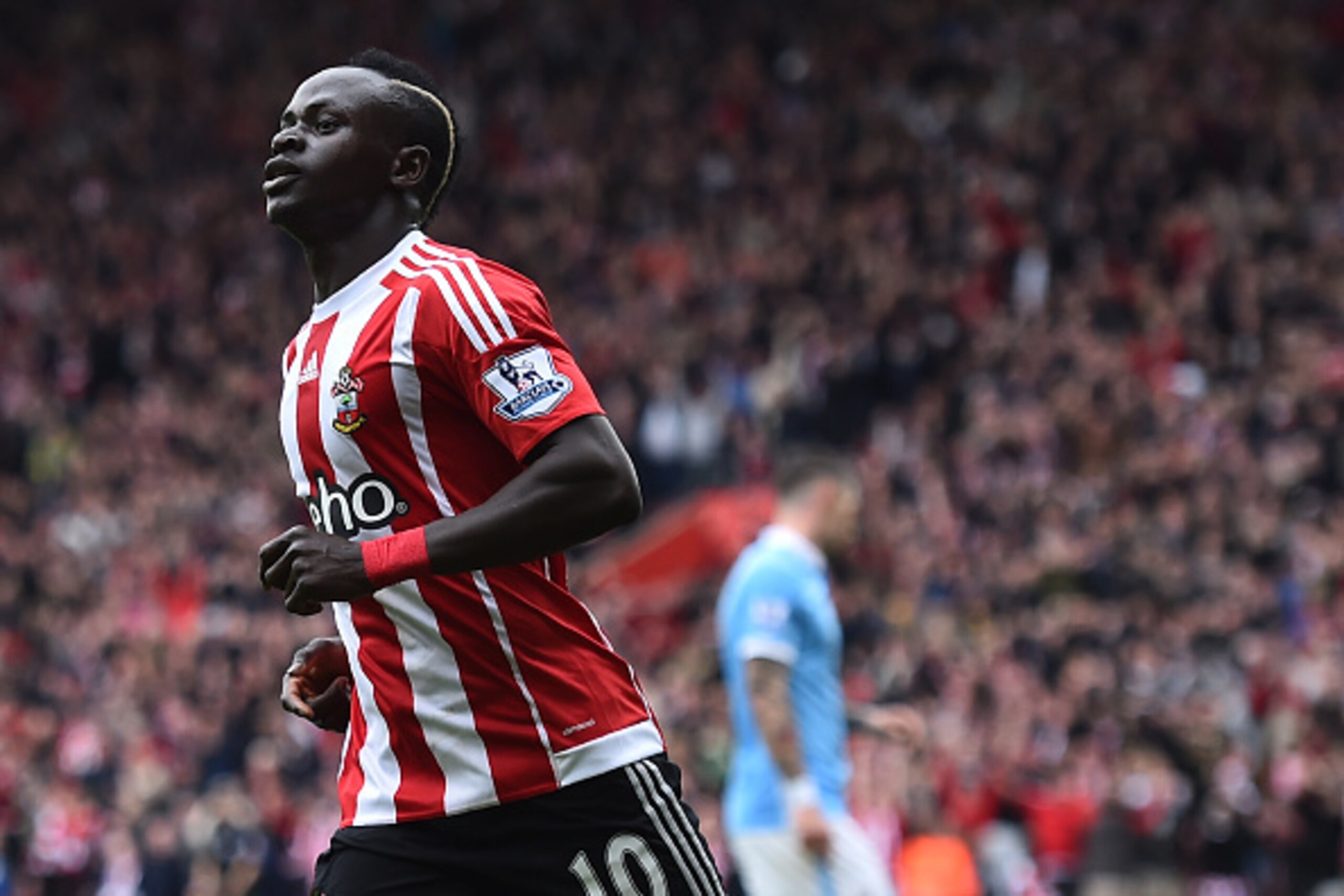 Southampton's Senegalese midfielder Sadio Mane (L) celebrates after scoring during the English Premier League football match between Southampton and Manchester City at St Mary's Stadium in Southampton, southern England on May 1, 2016. / AFP / BEN STANSALL Southampton's Senegalese midfielder Sadio Mane (L) celebrates after scoring during the English Premier League football match between Southampton and Manchester City at St Mary's Stadium in Southampton, southern England on May 1, 2016. / AFP / BEN STANSALL