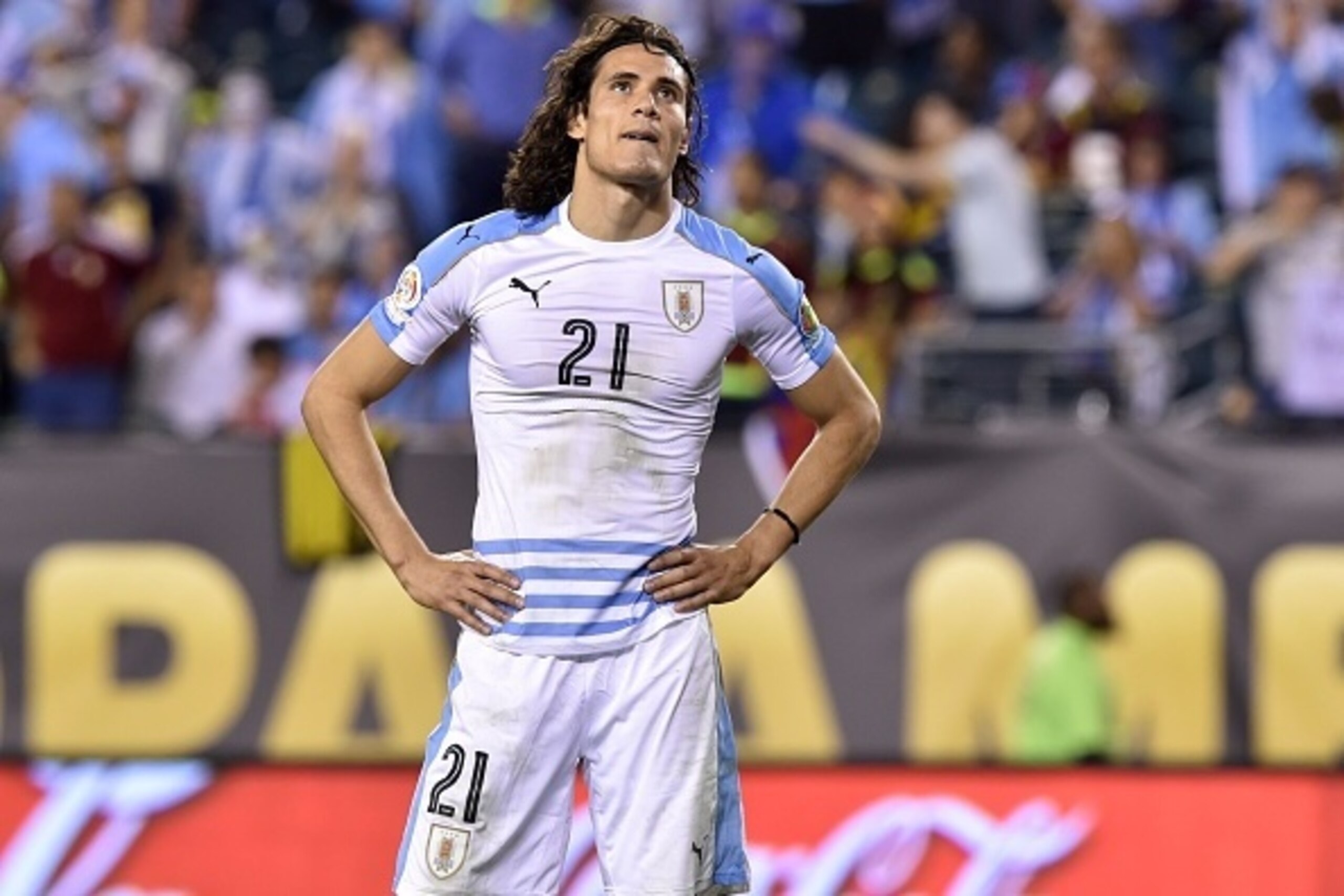 Uruguay's Edinson Cavani shows his dejection during the Copa America Centenario football tournament match against Venezuela in Philadelphia, Pennsylvania, United States, on June 9, 2016. / AFP / NICHOLAS KAMM (Photo credit should read NICHOLAS KAM Uruguay's Edinson Cavani shows his dejection during the Copa America Centenario football tournament match against Venezuela in Philadelphia, Pennsylvania, United States, on June 9, 2016. / AFP / NICHOLAS KAMM (Photo credit should read NICHOLAS KAM