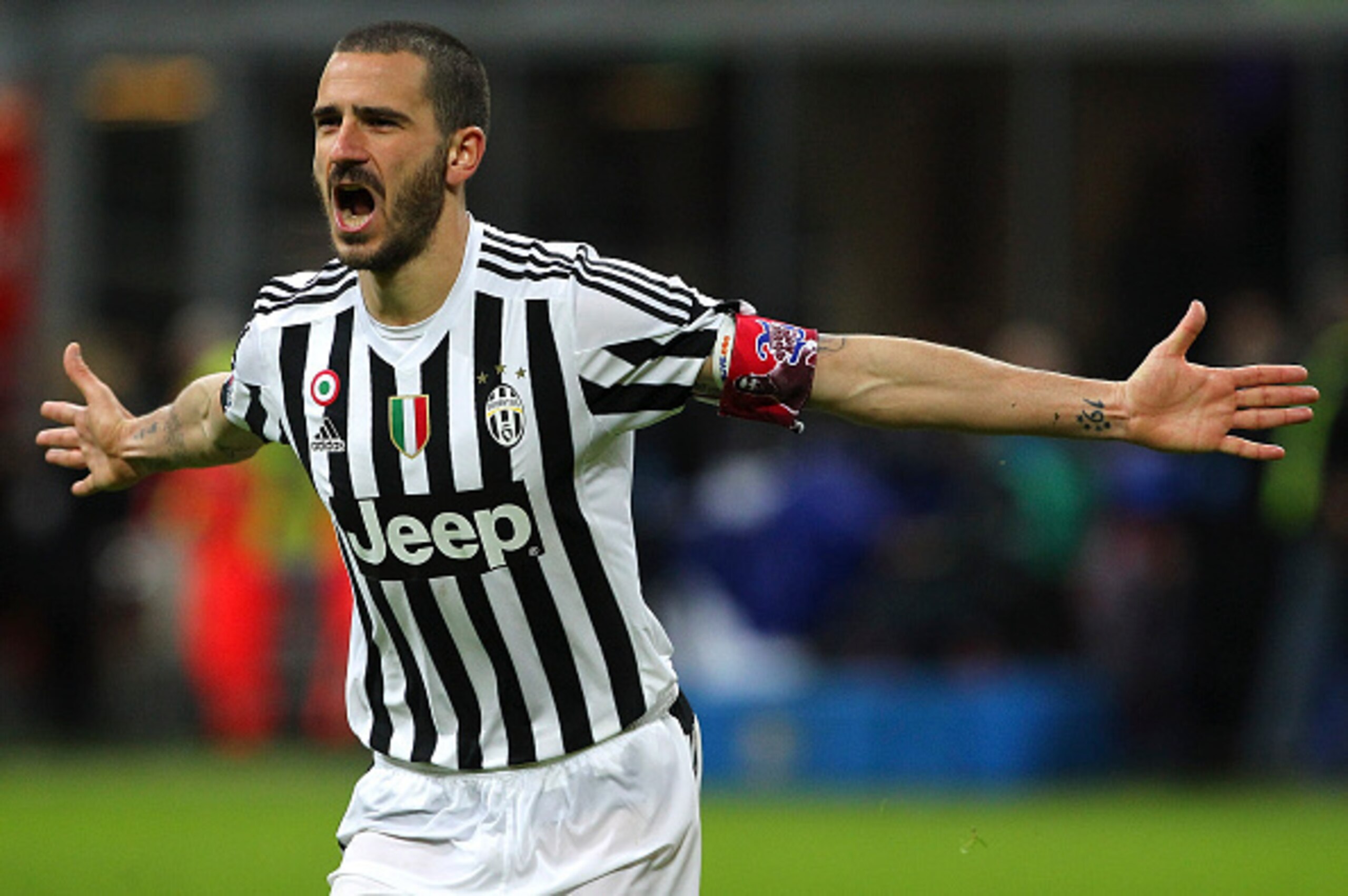 MILAN, ITALY - MARCH 02:  Leonardo Bonucci of Juventus FC celebrates the decisive penalty during the TIM Cup match between FC Internazionale Milano and Juventus FC at Stadio Giuseppe Meazza on March 2, 2016 in Milan, Italy.  (Photo by Marco Luzzani/Getty 