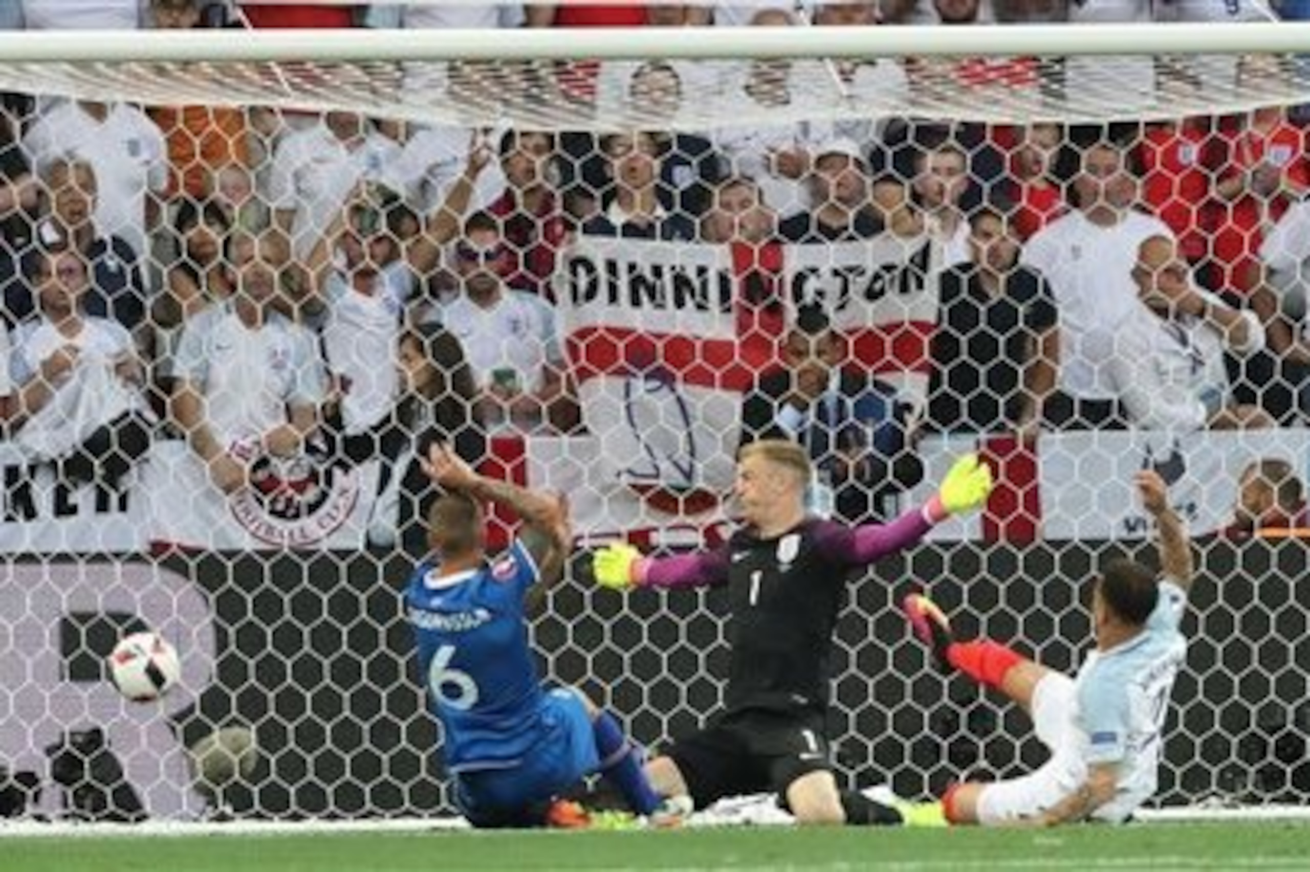 Ragnar Sigurdsson escaped from Kyle Walker and brought Iceland level.