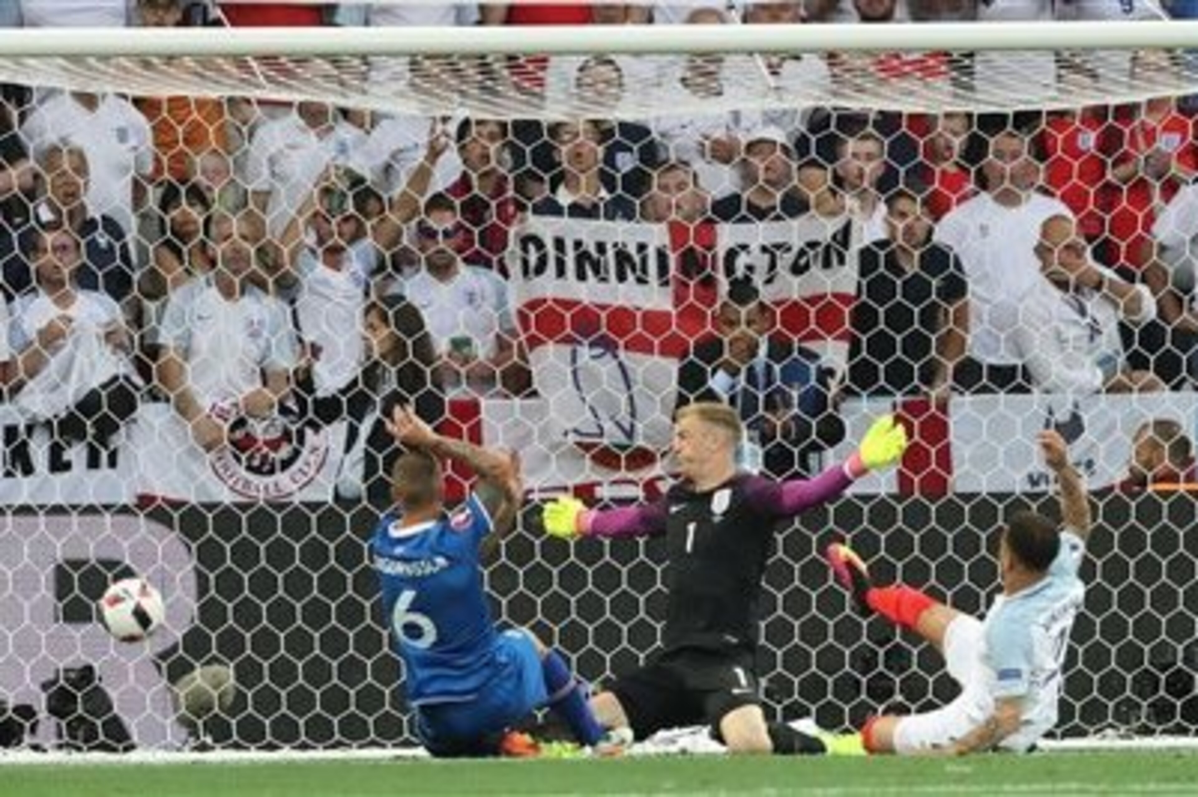 Ragnar Sigurdsson escaped from Kyle Walker and brought Iceland level.