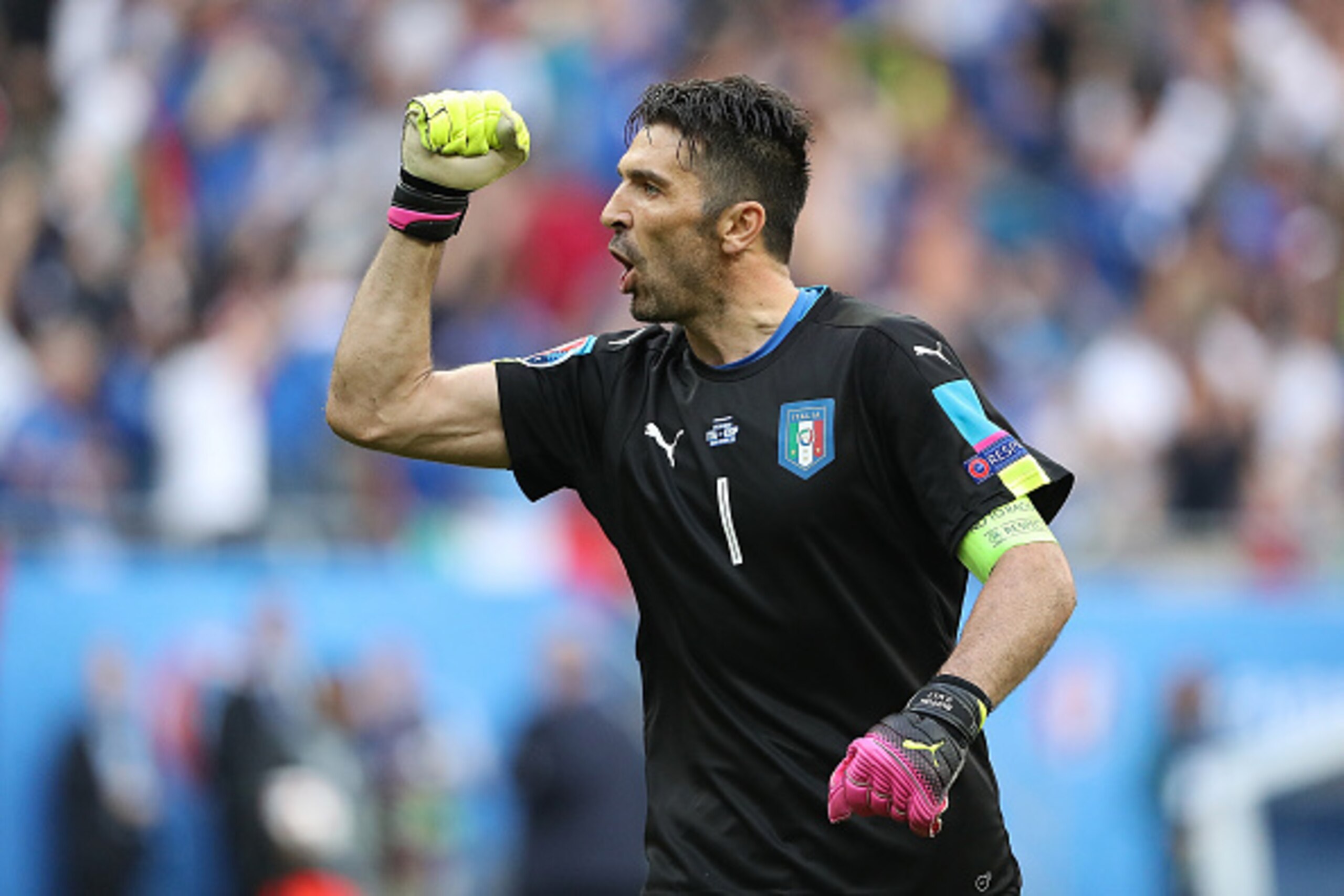 PARIS, FRANCE - JUNE 27:  Gianluigi Buffon of Italy celebrates at the end of the UEFA Euro 2016 Round of 16 match between Italy and Spain at Stade de France on June 27, 2016 in Paris, France.  (Photo by Matthew Ashton - AMA/Getty Images)