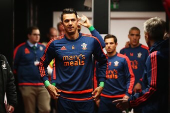 BOURNEMOUTH, ENGLAND - MARCH 01:  Jose Fonte of Southampton is seen in the tunnel for warm up prior to the Barclays Premier League match between A.F.C. Bournemouth and Southampton at Vitality Stadium on March 1, 2016 in Bournemouth, England.  (Photo by Mi