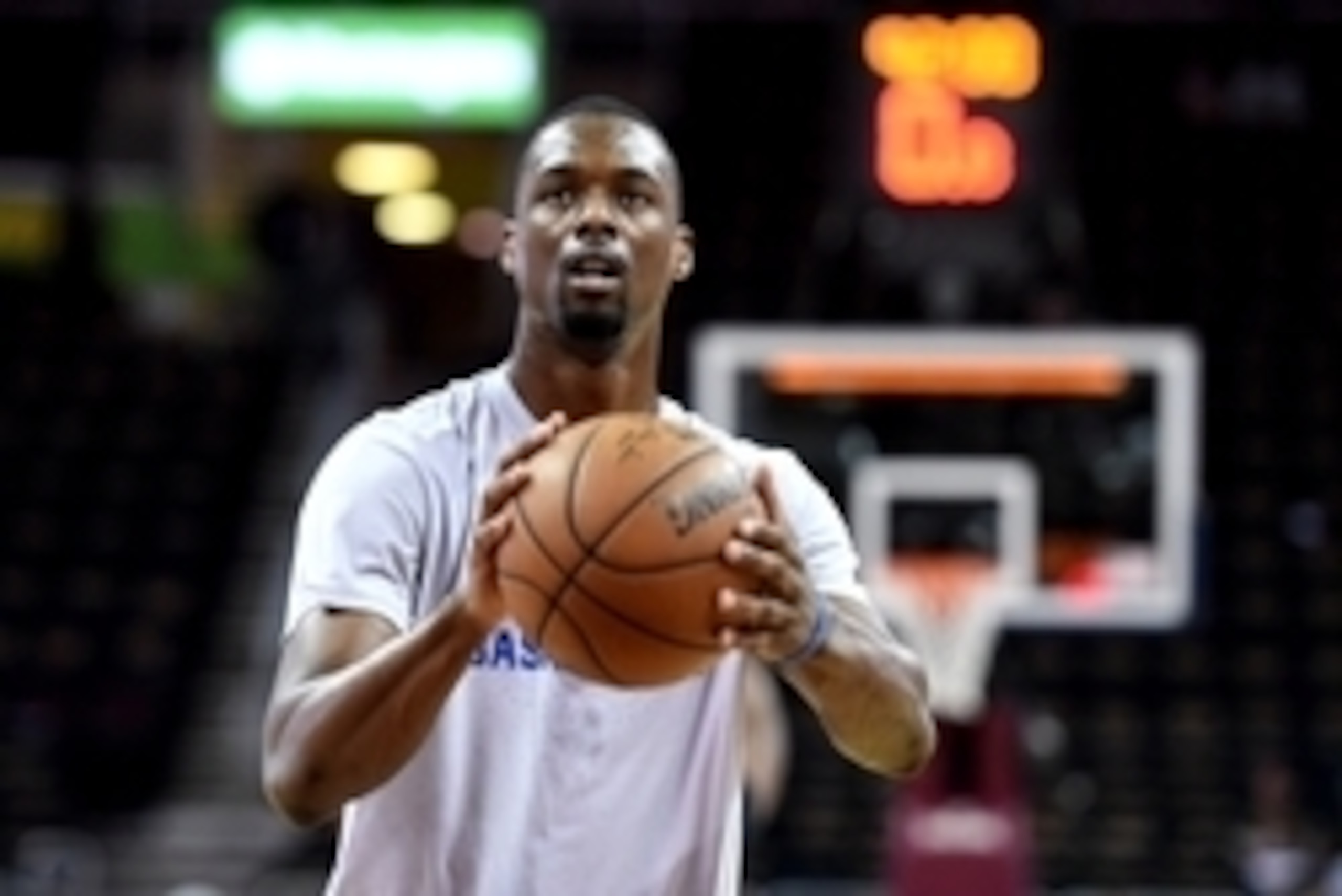 Jun 16, 2016; Cleveland, OH, USA; Golden State Warriors forward Harrison Barnes (40) warms up before game six of the NBA Finals against the Cleveland Cavaliers at Quicken Loans Arena. Mandatory Credit: Bob Donnan-USA TODAY Sports Jun 16, 2016; Cleveland, OH, USA; Golden State Warriors forward Harrison Barnes (40) warms up before game six of the NBA Finals against the Cleveland Cavaliers at Quicken Loans Arena. Mandatory Credit: Bob Donnan-USA TODAY Sports