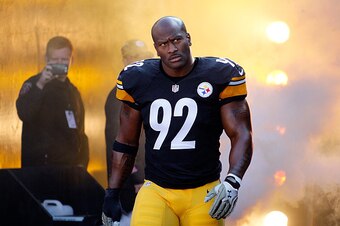 PITTSBURGH, PA - NOVEMBER 08:  James Harrison #92 of the Pittsburgh Steelers walks onto the field before the start of the game against the Oakland Raiders at Heinz Field on November 8, 2015 in Pittsburgh, Pennsylvania.  (Photo by Justin K. Aller/Getty Ima