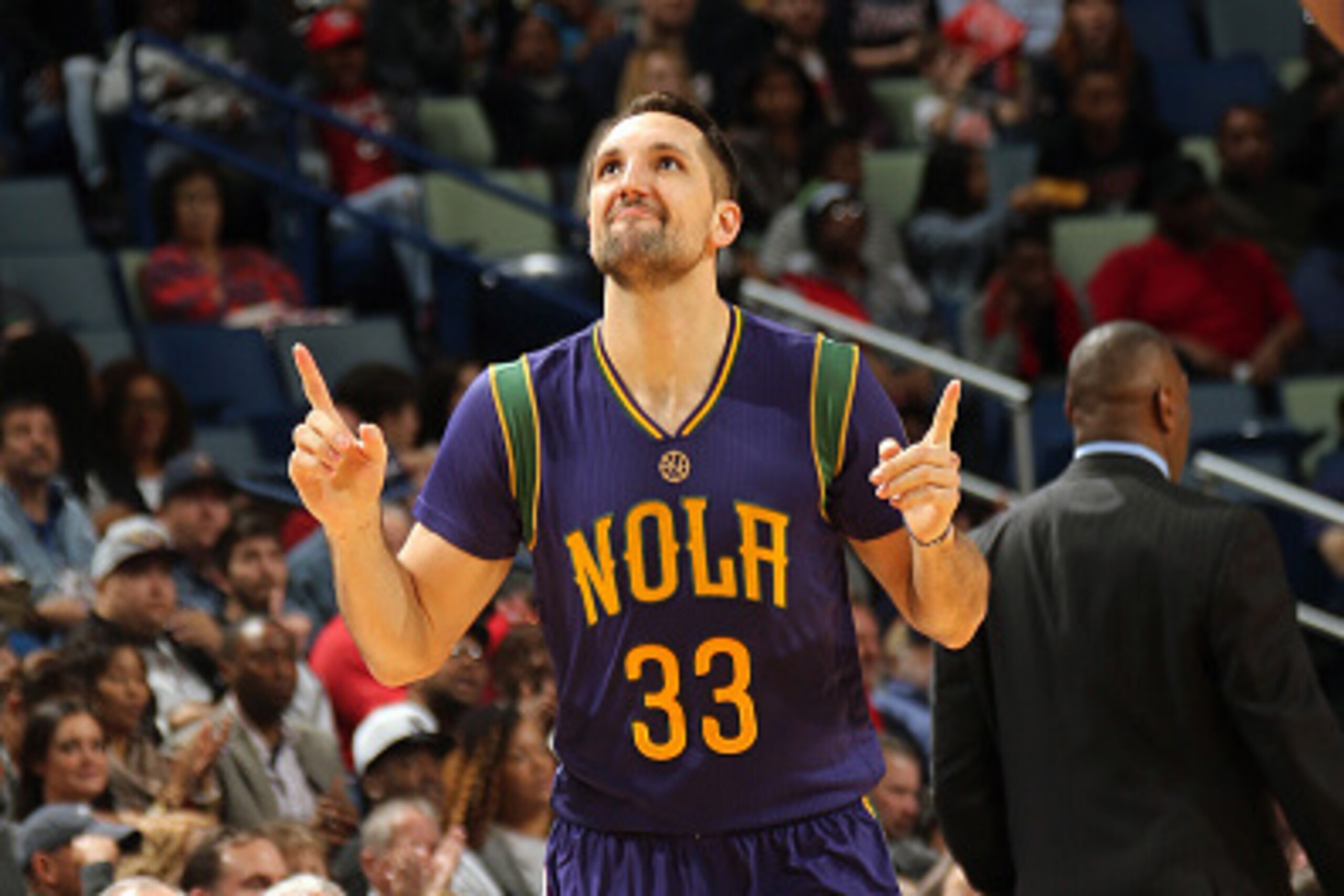 NEW ORLEANS, LA - JANUARY 30: Ryan Anderson #33 of the New Orleans Pelicans celebrates during the game against the Brooklyn Nets on January 30, 2016 at the Smoothie King Center in New Orleans, Louisiana. NOTE TO USER: User expressly acknowledges and agre NEW ORLEANS, LA - JANUARY 30: Ryan Anderson #33 of the New Orleans Pelicans celebrates during the game against the Brooklyn Nets on January 30, 2016 at the Smoothie King Center in New Orleans, Louisiana. NOTE TO USER: User expressly acknowledges and agre