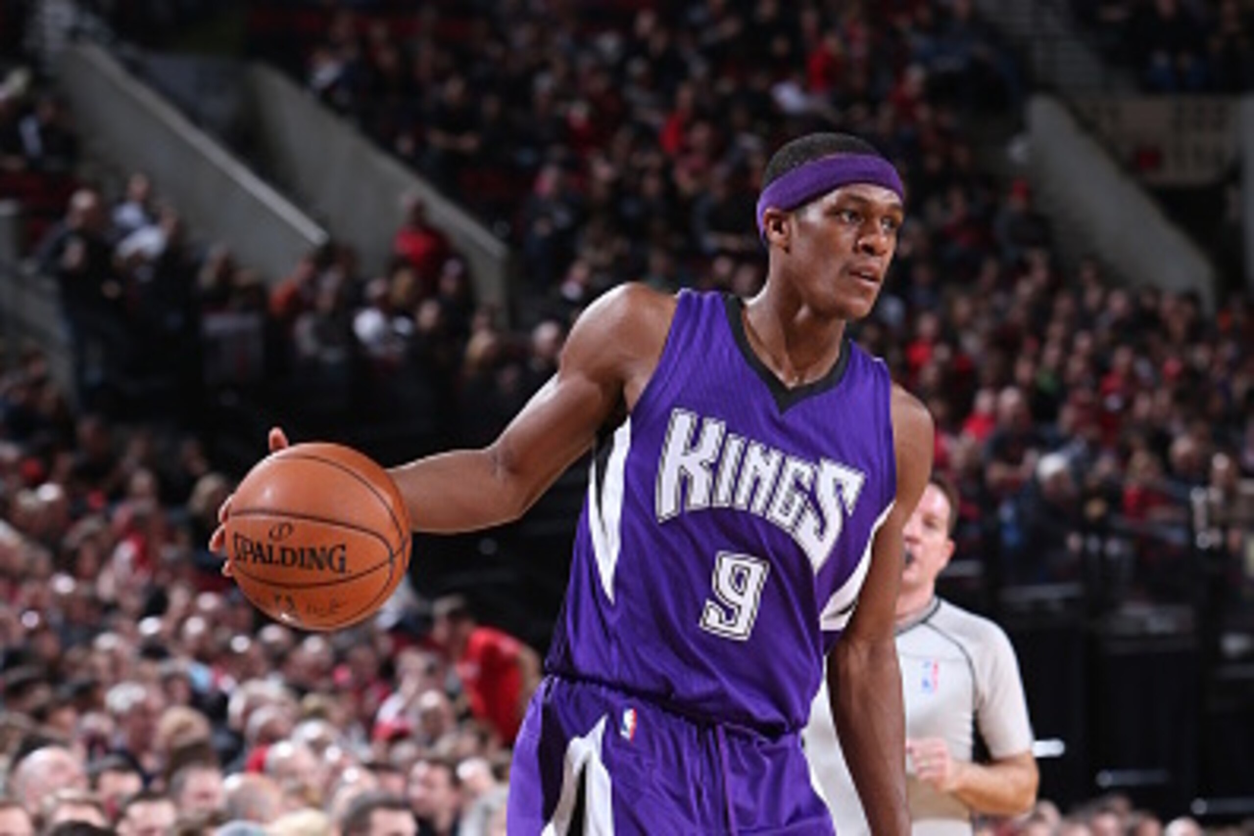 PORTLAND, OR - JANUARY 26: Rajon Rondo #9 of the Sacramento Kings handles the ball against the Portland Trail Blazers on January 26, 2016 at the Moda Center in Portland, Oregon. NOTE TO USER: User expressly acknowledges and agrees that, by downloading an PORTLAND, OR - JANUARY 26: Rajon Rondo #9 of the Sacramento Kings handles the ball against the Portland Trail Blazers on January 26, 2016 at the Moda Center in Portland, Oregon. NOTE TO USER: User expressly acknowledges and agrees that, by downloading an