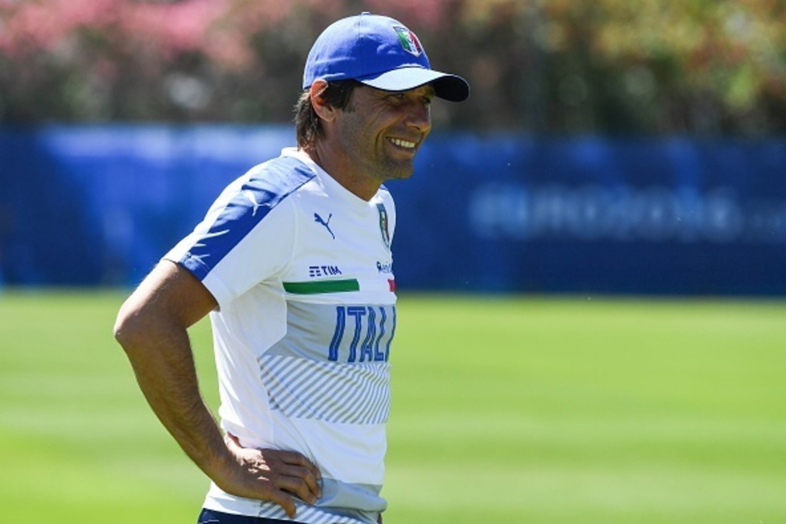 Italy's coach Antonio Conte attends a training session at the team's training ground in Montpellier on June 28, 2016, during the Euro 2016 football tournament.  / AFP / PASCAL GUYOT        (Photo credit should read PASCAL GUYOT/AFP/Getty Images)