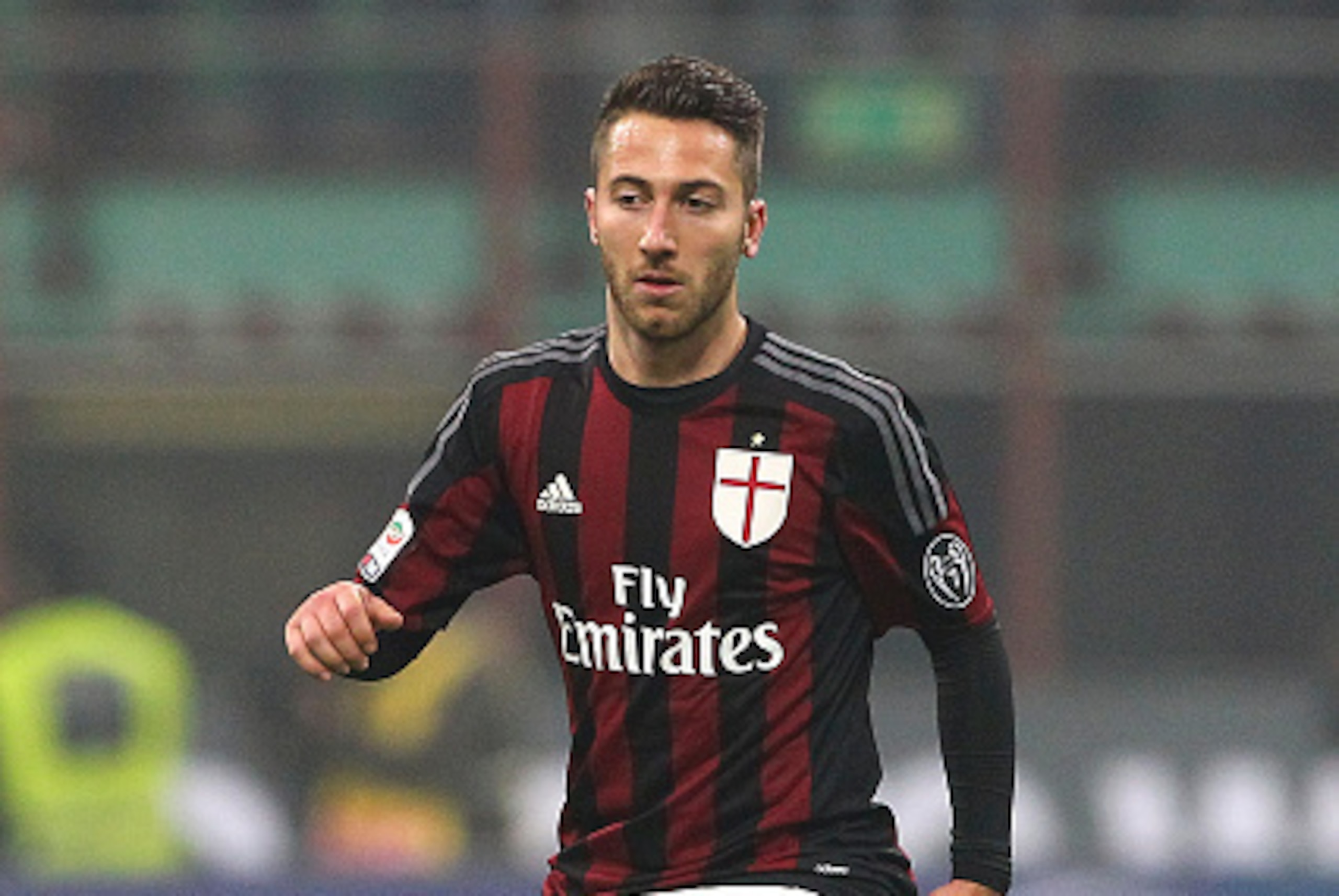MILAN, ITALY - JANUARY 31:  Andrea Bertolacci of AC Milan in action during the Serie A match between AC Milan and FC Internazionale Milano at Stadio Giuseppe Meazza on January 31, 2016 in Milan, Italy.  (Photo by Marco Luzzani/Getty Images)