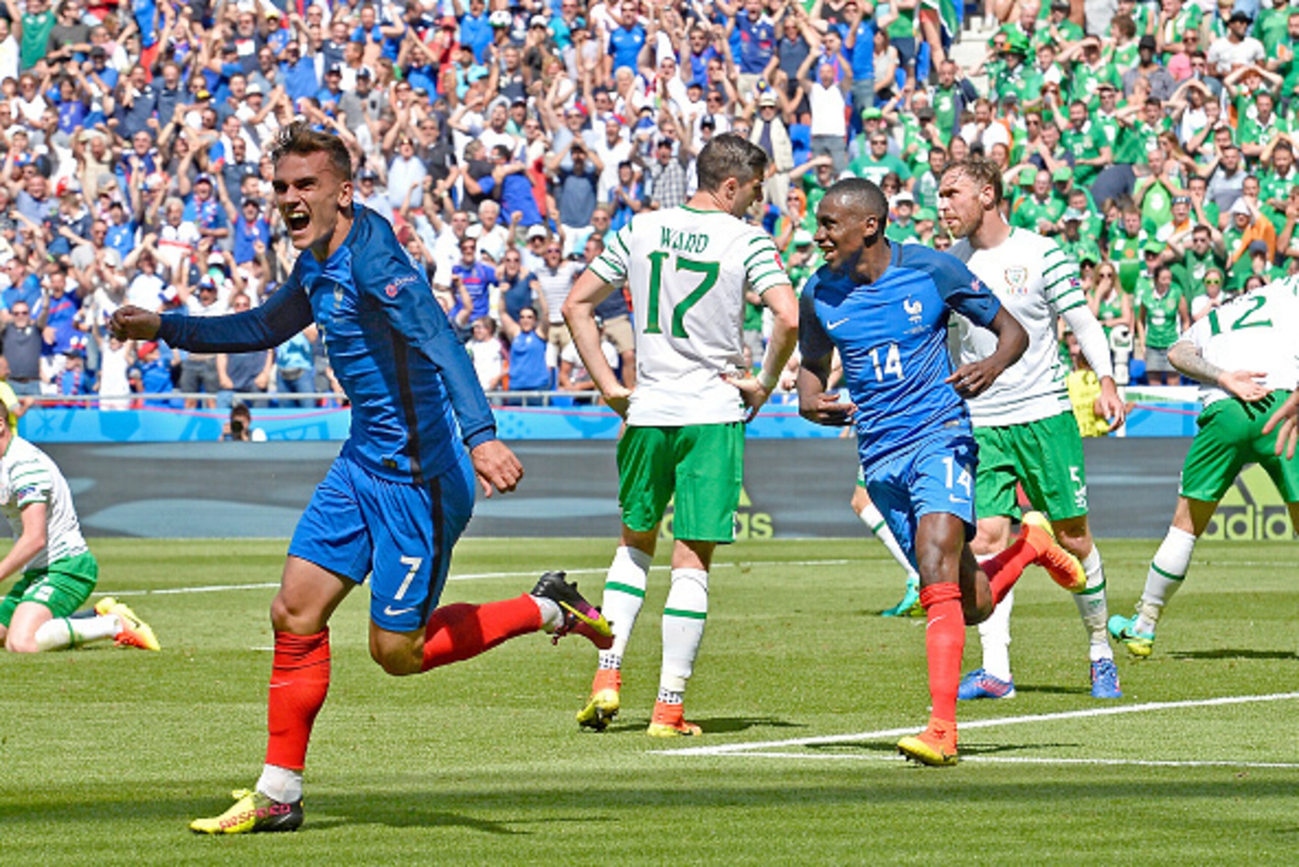 LYON, FRANCE - JUNE 26:  Antoine Griezmann of France reacts after scoring his second goal during the UEFA Euro 2016 round of 16 match between France and the Republic of Ireland at Stade des Lumieres on June 26, 2016 in Lyon, France.  (Photo by Aurelien Me