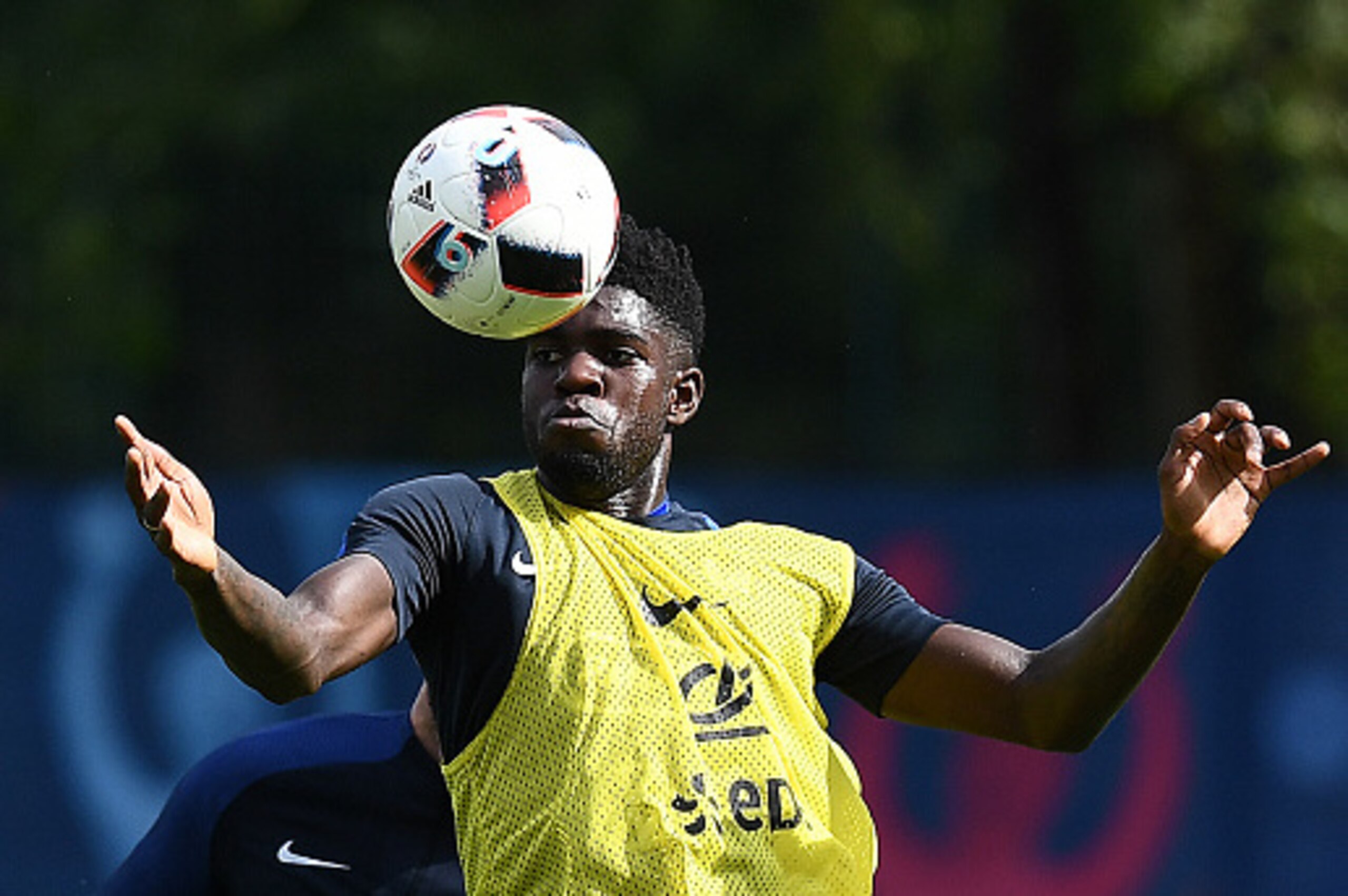 France's defender Samuel Umtiti  take part in a training session in Clairefontaine-en-Yvelines, southwest of Paris, on June 6, 2016, during the Euro 2016 football tournament. / AFP / FRANCK FIFE        (Photo credit should read FRANCK FIFE/AFP/Getty Image