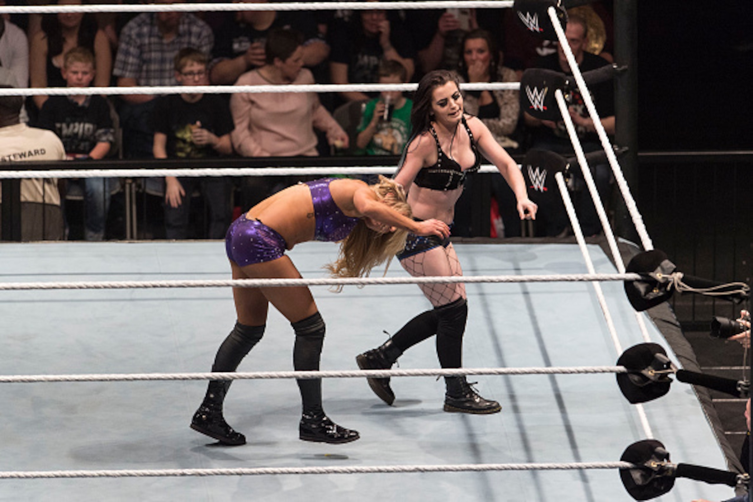 COLOGNE, GERMANY - FEBRUARY 11: Paige competes in the ring against Charlotte at the Road to WrestleMania at the Lanxess Arena on February 11, 2016 in Cologne, Germany. (Photo by Marc Pfitzenreuter/Getty Images)