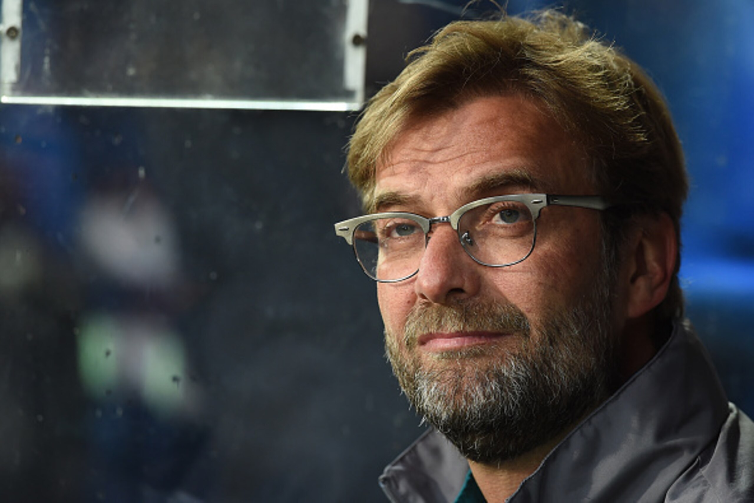 Liverpool's German head coach  Jurgen Klopp looks on during the UEFA Europa League final football match between Liverpool FC and Sevilla FC at the St Jakob-Park stadium in Basel, on May 18, 2016.  AFP PHOTO / PAUL ELLIS / AFP / PAUL ELLIS        (Photo cr
