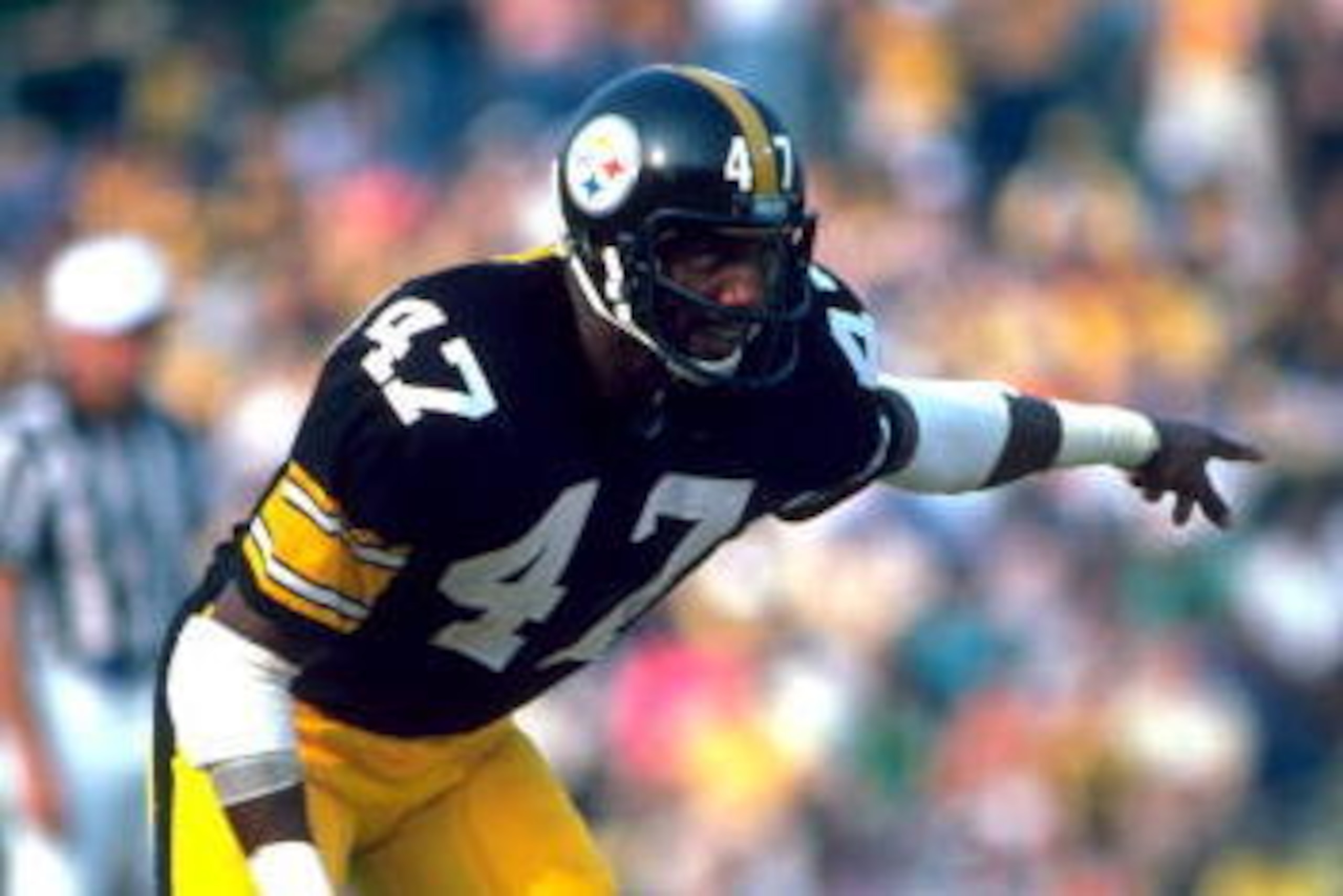 PITTSBURGH, PA - SEPTEMBER 14: Defensive back Mel Blount of the Pittsburgh Steelers covers the backfield on 09/14/1980. (Photo by George Gojkovich/Getty Images) PITTSBURGH, PA - SEPTEMBER 14: Defensive back Mel Blount of the Pittsburgh Steelers covers the backfield on 09/14/1980. (Photo by George Gojkovich/Getty Images)