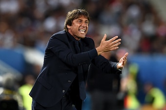 BORDEAUX, FRANCE - JULY 02:  Antonio Conte head coach of Italy gesturesduring the UEFA EURO 2016 quarter final match between Germany and Italy at Stade Matmut Atlantique on July 2, 2016 in Bordeaux, France.  (Photo by Claudio Villa/Getty Images)