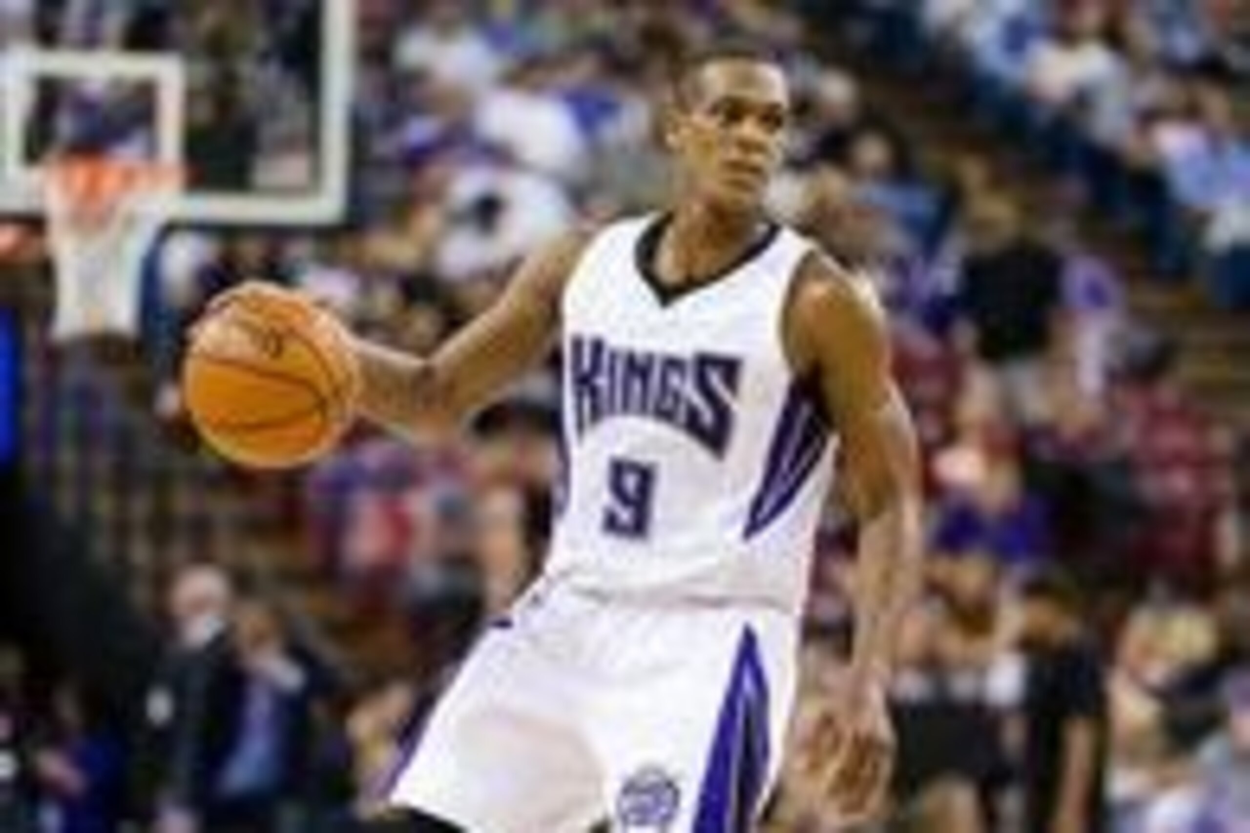 Mar 27, 2016; Sacramento, CA, USA;  Sacramento Kings guard Rajon Rondo (9) looks to pass against the Dallas Mavericks in the our quarter  at Sleep Train Arena. The Kings won 133-111. Mandatory Credit: John Hefti-USA TODAY.