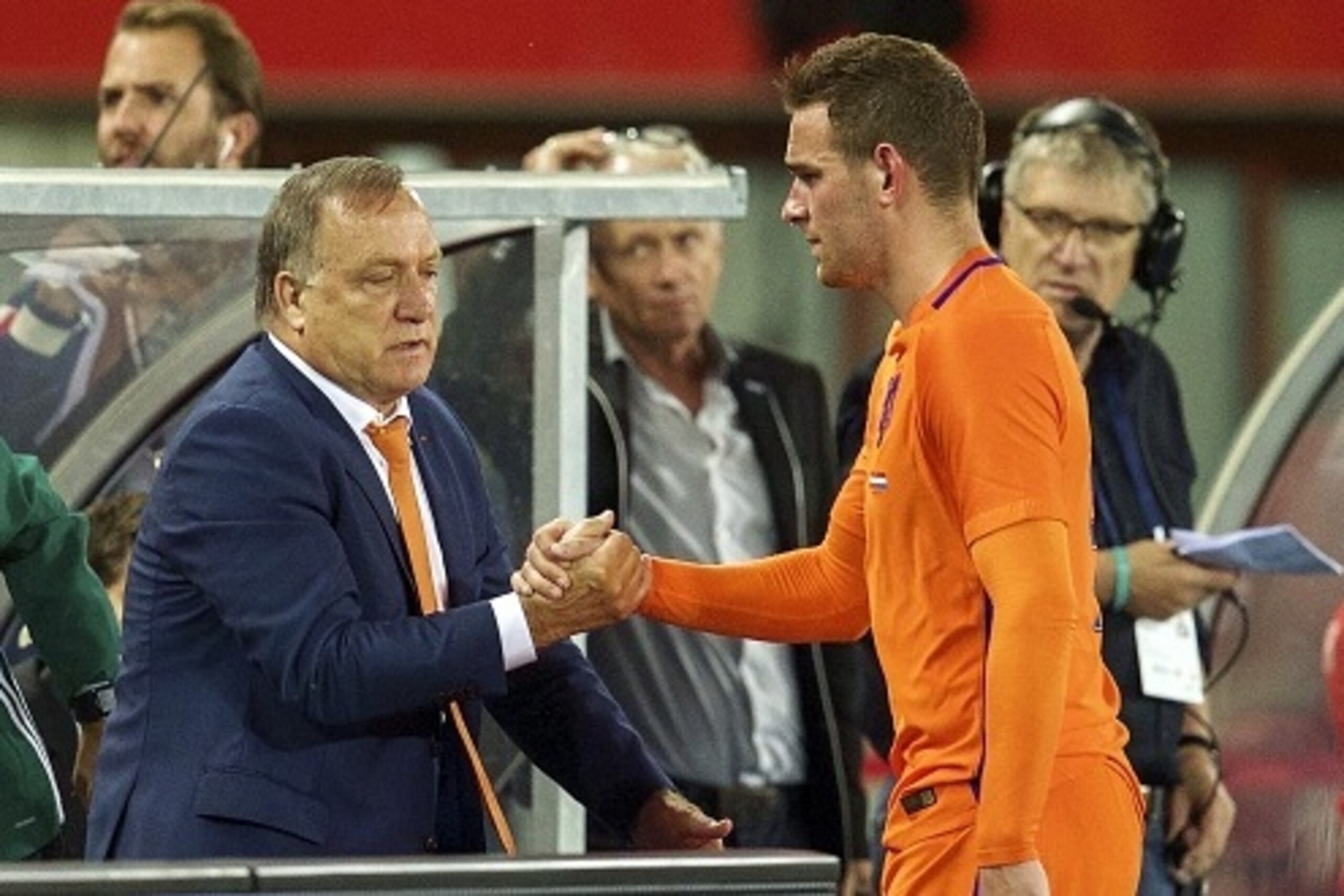 (L-R) assistant trainer Dick Advocaat of Holland, Vincent Janssen of Holland during the friendly match between Austria and Netherlands on June 4, 2016 at the Ernst Happel stadium in Wien, Austria.(Photo by VI Images via Getty Images) (L-R) assistant trainer Dick Advocaat of Holland, Vincent Janssen of Holland during the friendly match between Austria and Netherlands on June 4, 2016 at the Ernst Happel stadium in Wien, Austria.(Photo by VI Images via Getty Images)