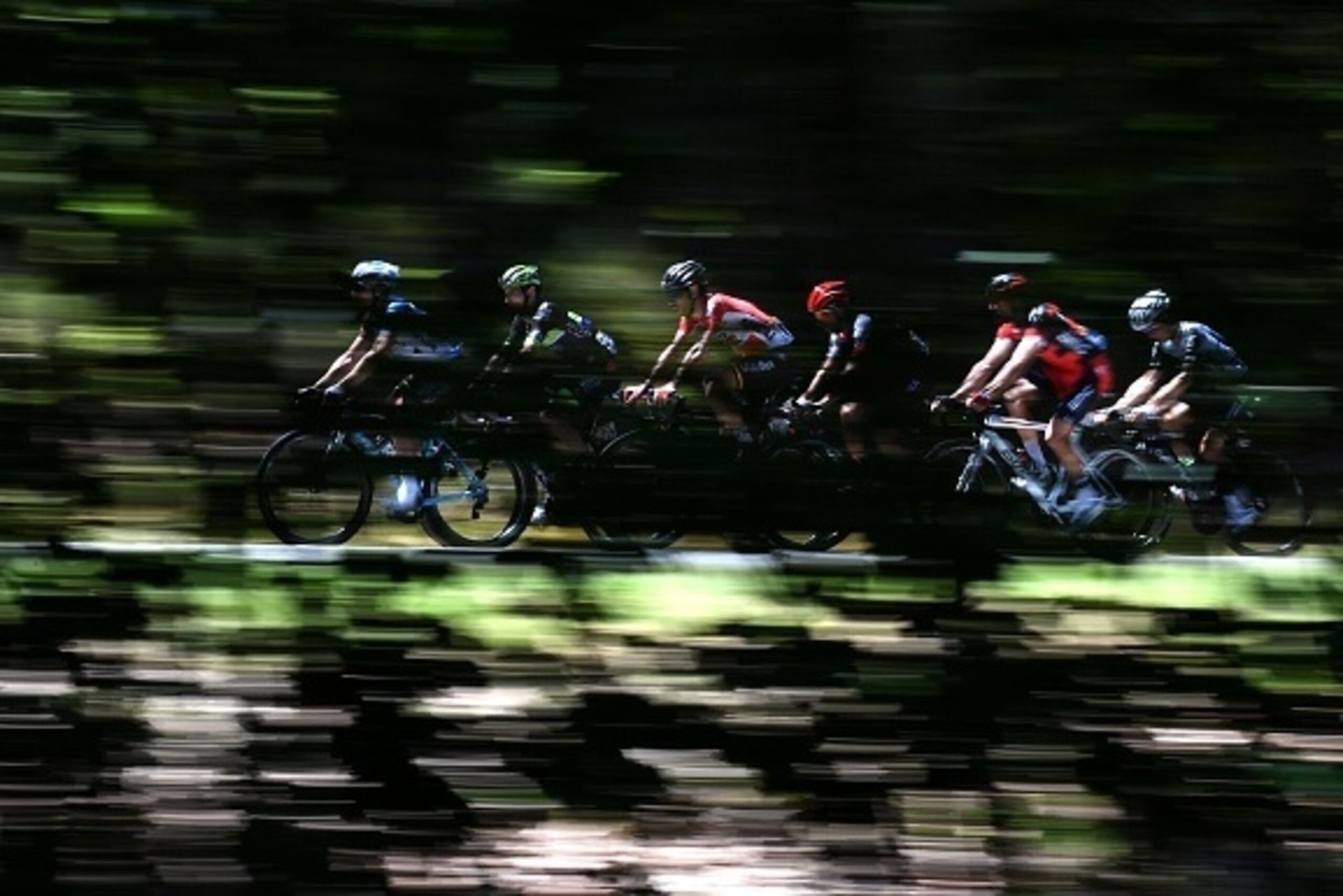 (From L) France's Cyril Gautier, France's Florian Vachon, Belgium's Thomas De Gendt, Poland's Bartosz Huzarski, Belgium's Greg Van Avermaet and Belgium's Serge Pauwels ride during the 216 km fifth stage of the 103rd edition of the Tour de France cycling r (From L) France's Cyril Gautier, France's Florian Vachon, Belgium's Thomas De Gendt, Poland's Bartosz Huzarski, Belgium's Greg Van Avermaet and Belgium's Serge Pauwels ride during the 216 km fifth stage of the 103rd edition of the Tour de France cycling r