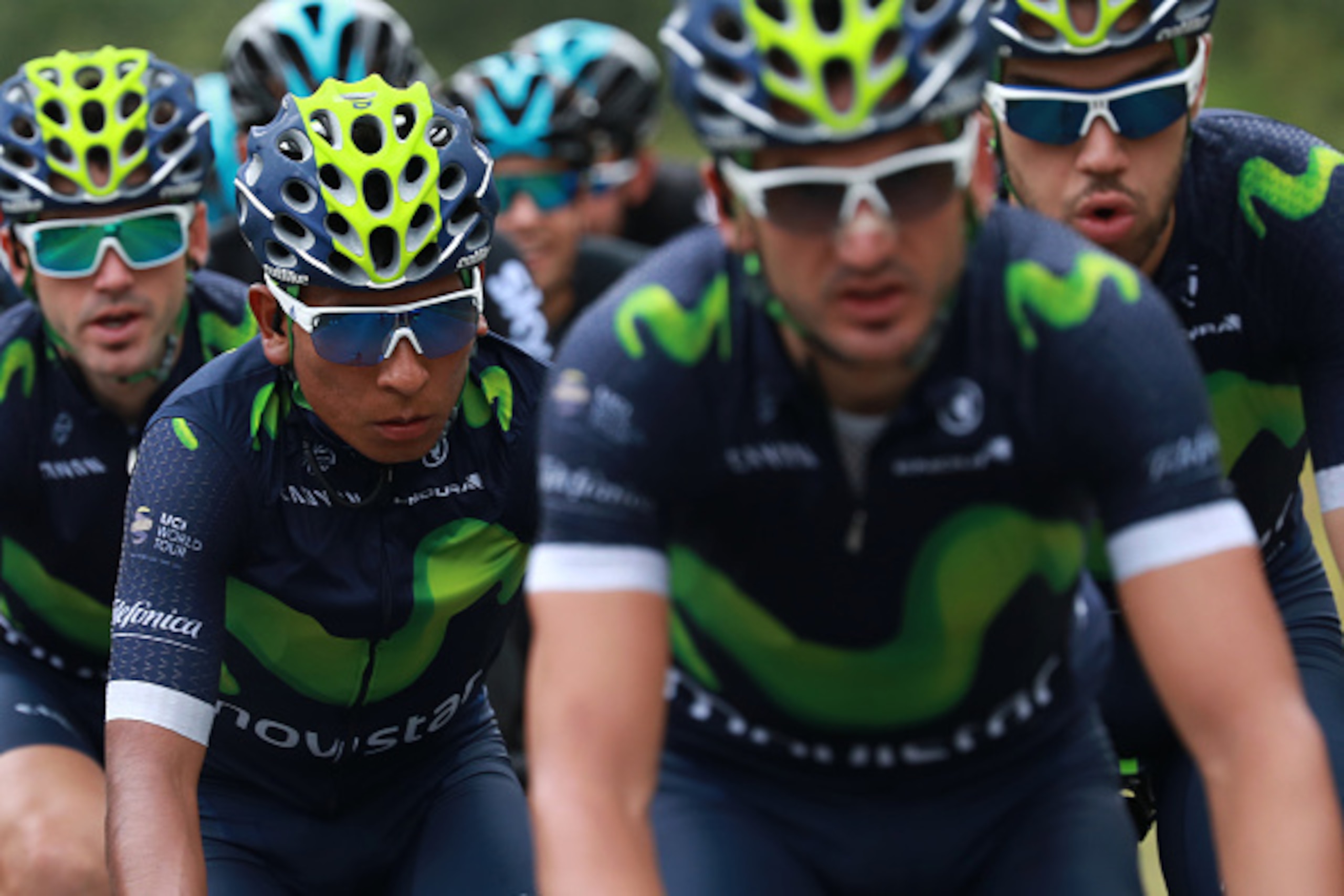 Colombia's Nairo Quintana (2ndL) rides with his teammates of the Spain's Movistar cycling team during the 237,5 km fouth stage of the 103rd edition of the Tour de France cycling race on July 5, 2016 between Saumur and Limoges.
/ AFP / KENZO TRIBOUILLARD Colombia's Nairo Quintana (2ndL) rides with his teammates of the Spain's Movistar cycling team during the 237,5 km fouth stage of the 103rd edition of the Tour de France cycling race on July 5, 2016 between Saumur and Limoges.
/ AFP / KENZO TRIBOUILLARD