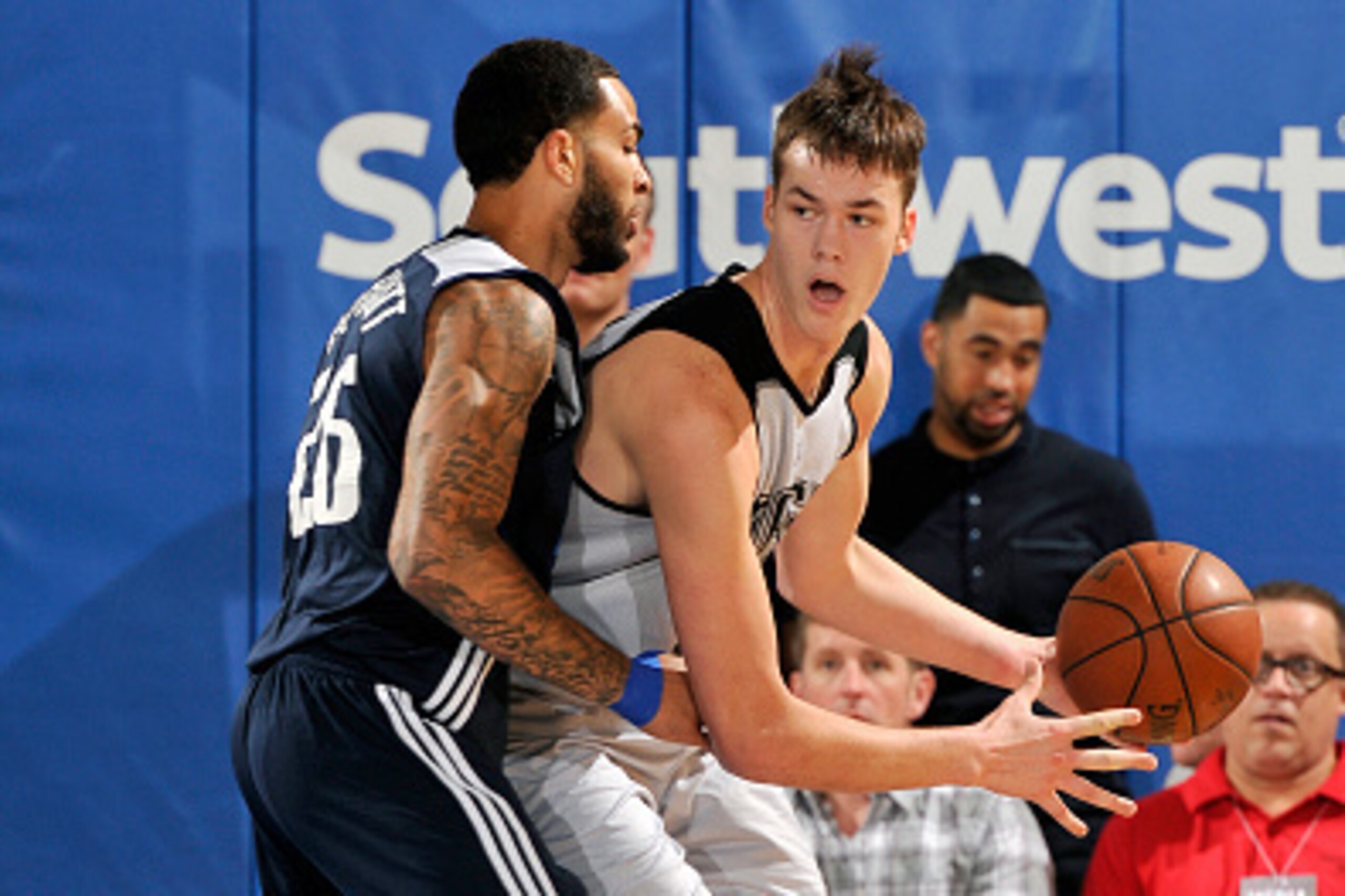 ORLANDO, FL - JULY 7: Stephen Zimmerman #33 of Orlando Magic Blue handles the ball during the game against the Dallas Mavericks during the 2016 NBA Orlando Summer League on July 7, 2016 at Amway Center in Orlando, Florida. NOTE TO USER: User expressly ack