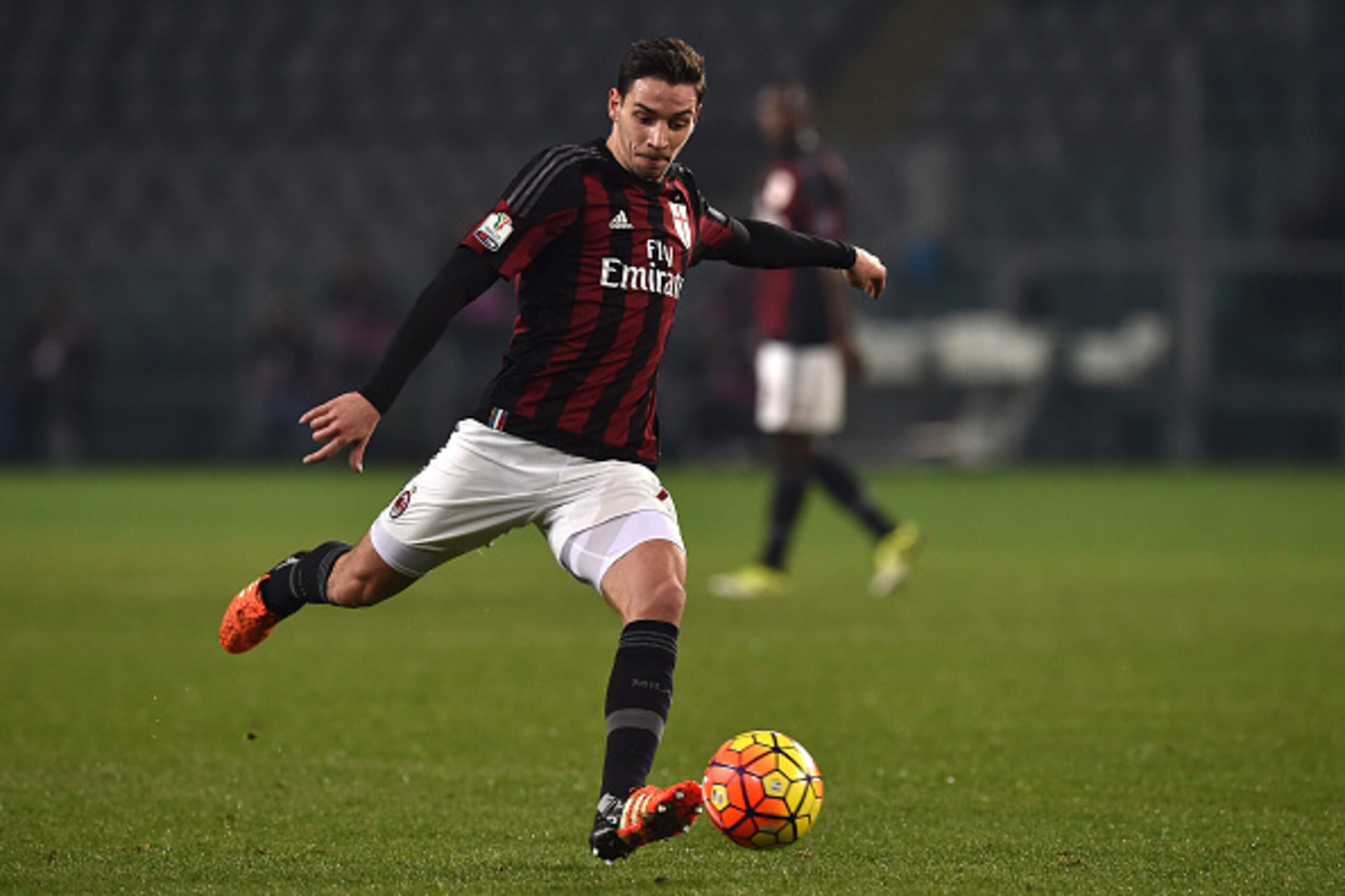TURIN, ITALY - JANUARY 26:  Mattia De Sciglio of AC Milan in action during the TIM Cup match between US Alessandria and AC Milan at Olimpico Stadium on January 26, 2016 in Turin, Italy.  (Photo by Valerio Pennicino/Getty Images)