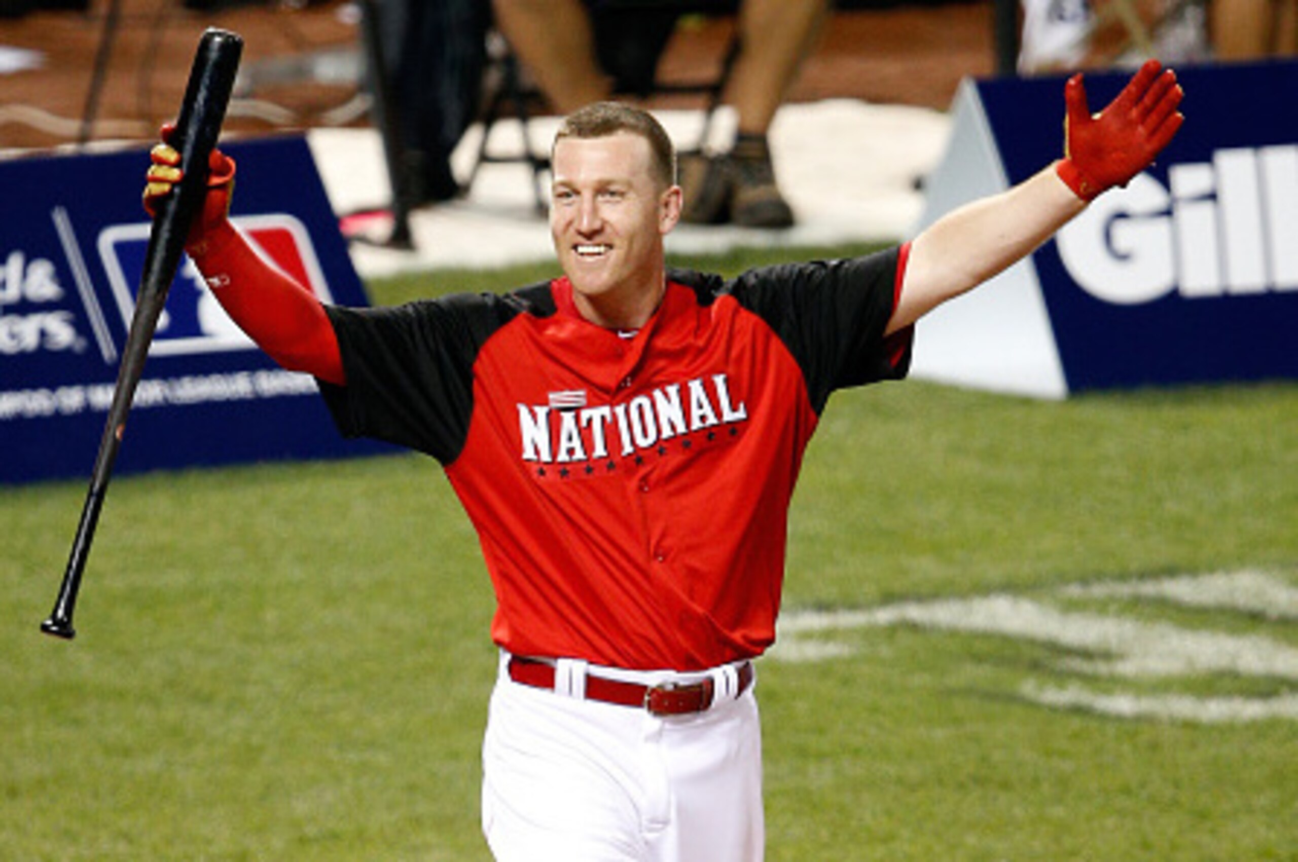 CINCINNATI, OH - JULY 13:  National League All-Star Todd Frazier #21 of the Cincinnati Reds celebrates winning the Gillette Home Run Derby presented by Head & Shoulders at the Great American Ball Park on July 13, 2015 in Cincinnati, Ohio.  (Photo by Joe R