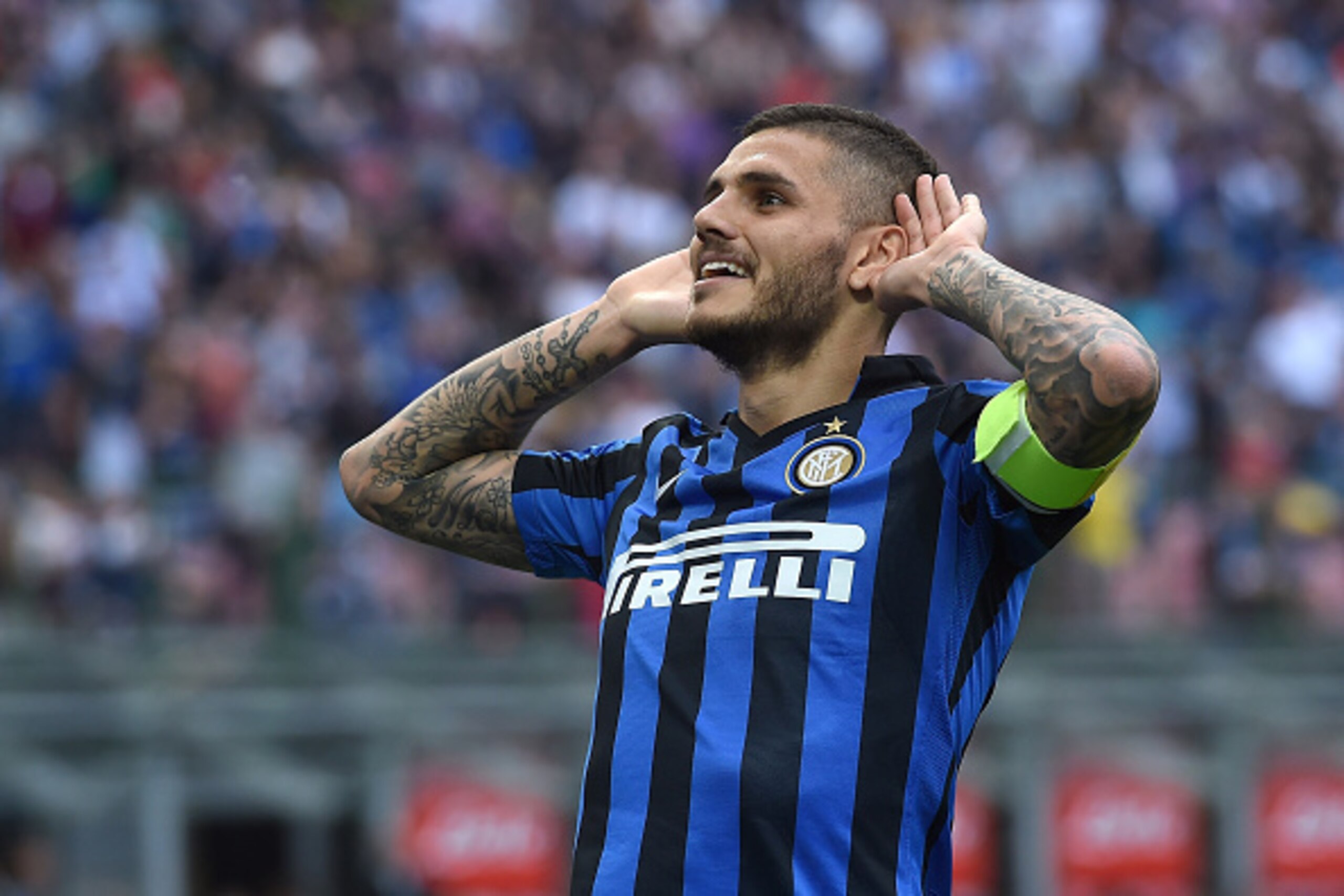 MILAN, ITALY - MAY 07:  Mauro Icardi of FC Internazionale Milano celebrates after scoring the opening goal during the Serie A match between FC Internazionale Milano and Empoli FC  at Stadio Giuseppe Meazza on May 7, 2016 in Milan, Italy.  (Photo by Valeri
