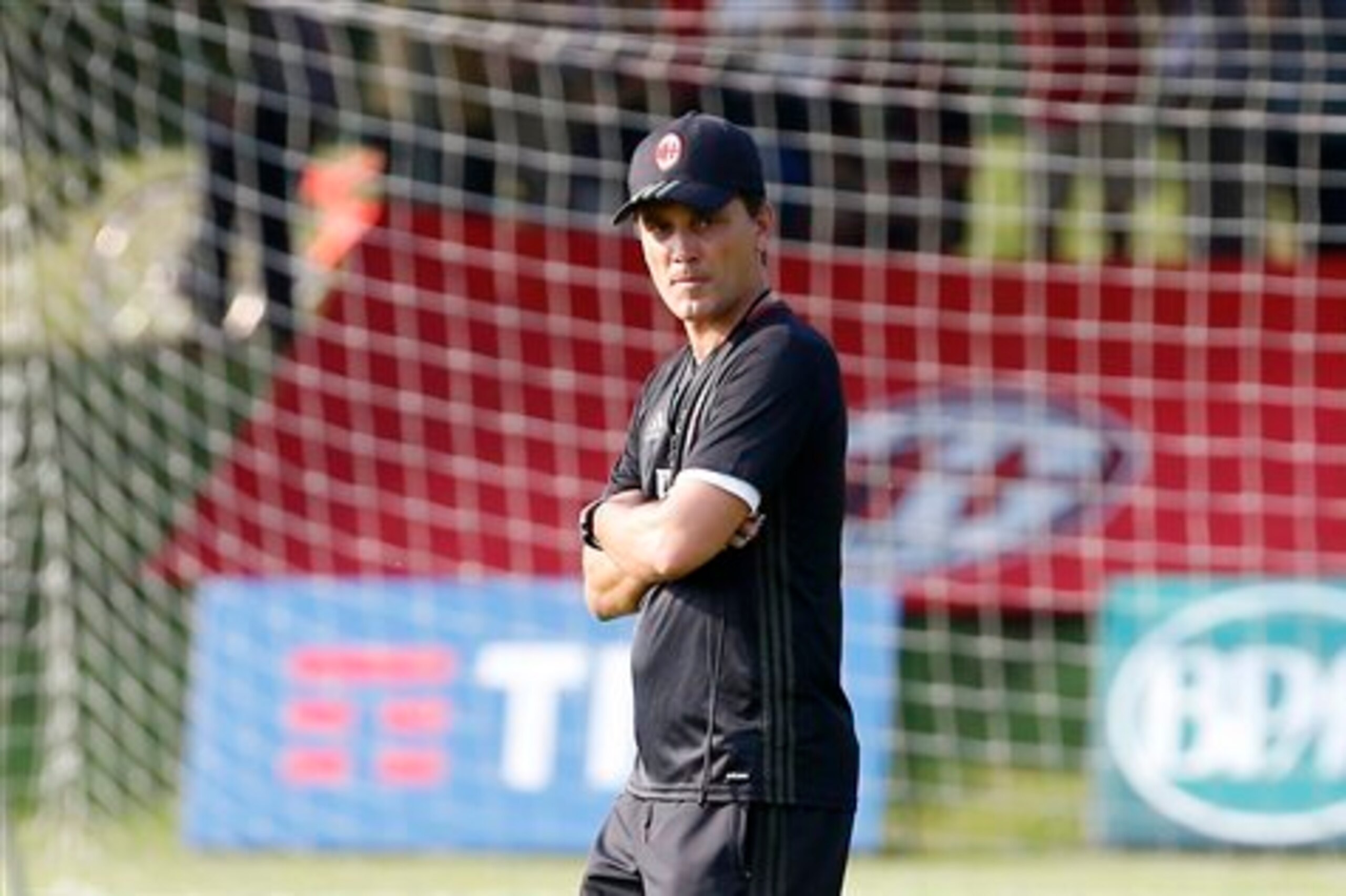 Montella wants to improve his centre-back options.