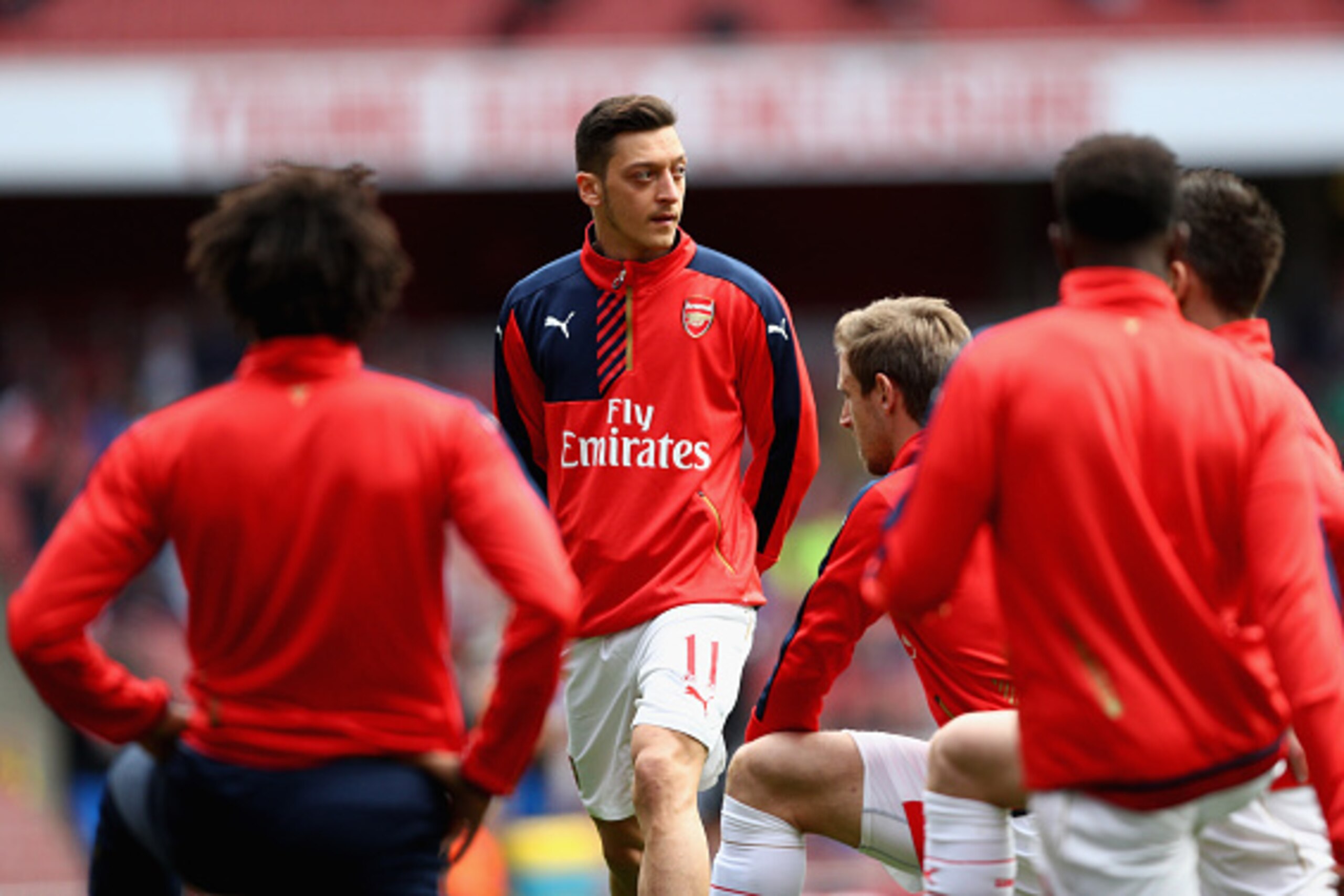 LONDON, ENGLAND - APRIL 17:  Mesut Ozil of Arsenal warms up ahead of the Barclays Premier League match between Arsenal and Crystal Palace at the Emirates Stadium on April 17, 2016 in London, England.  (Photo by Paul Gilham/Getty Images)