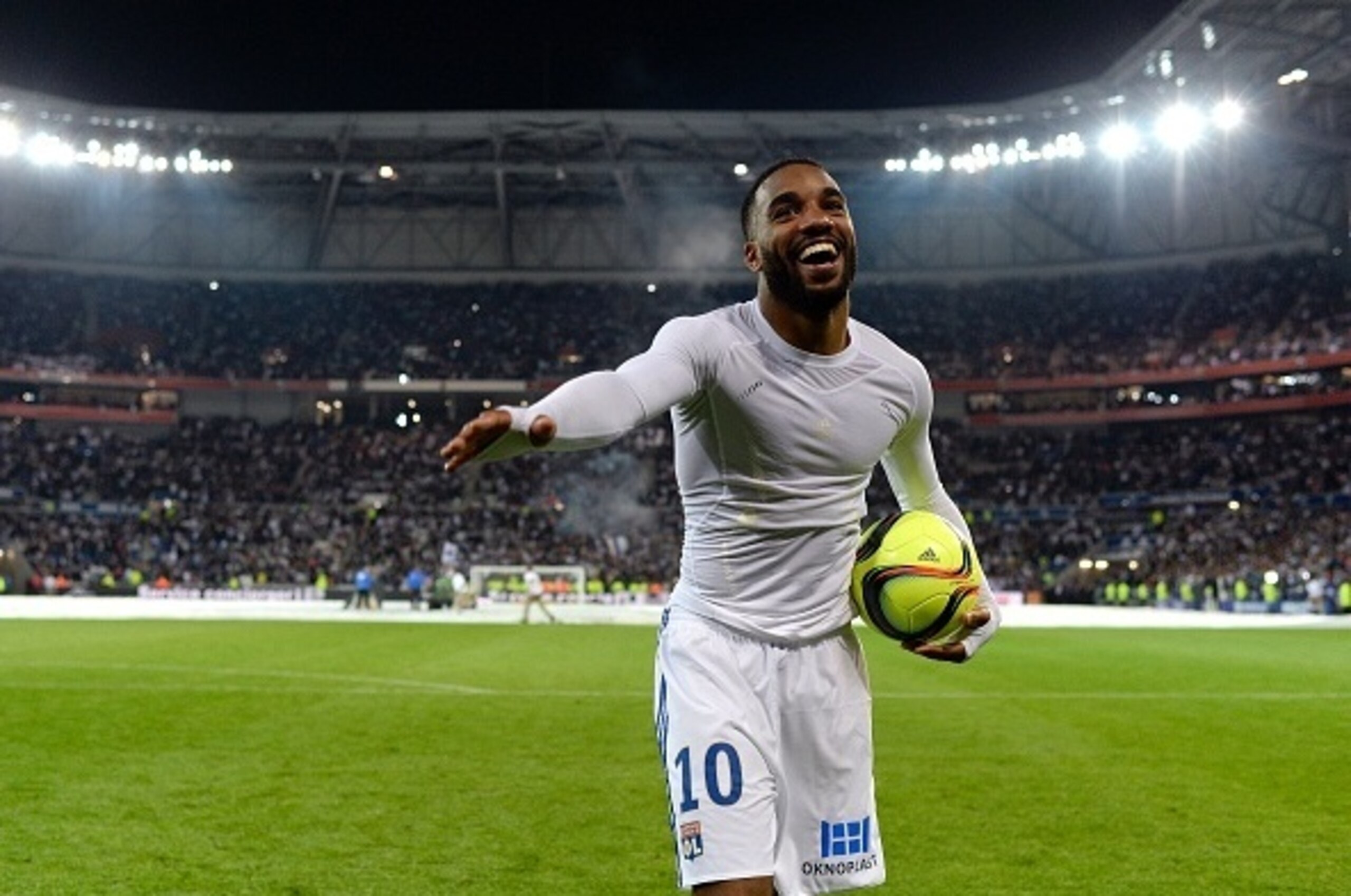 Lyon's French forward Alexandre Lacazette celebrates after the French L1 football match between Lyon (OL) and Monaco (ASM) at the Parc de l'Olympique Lyonnais in Decines-Charpieu, central eastern France, on May 7, 2016.
Lyon won the match 6-1. / AFP / ROM