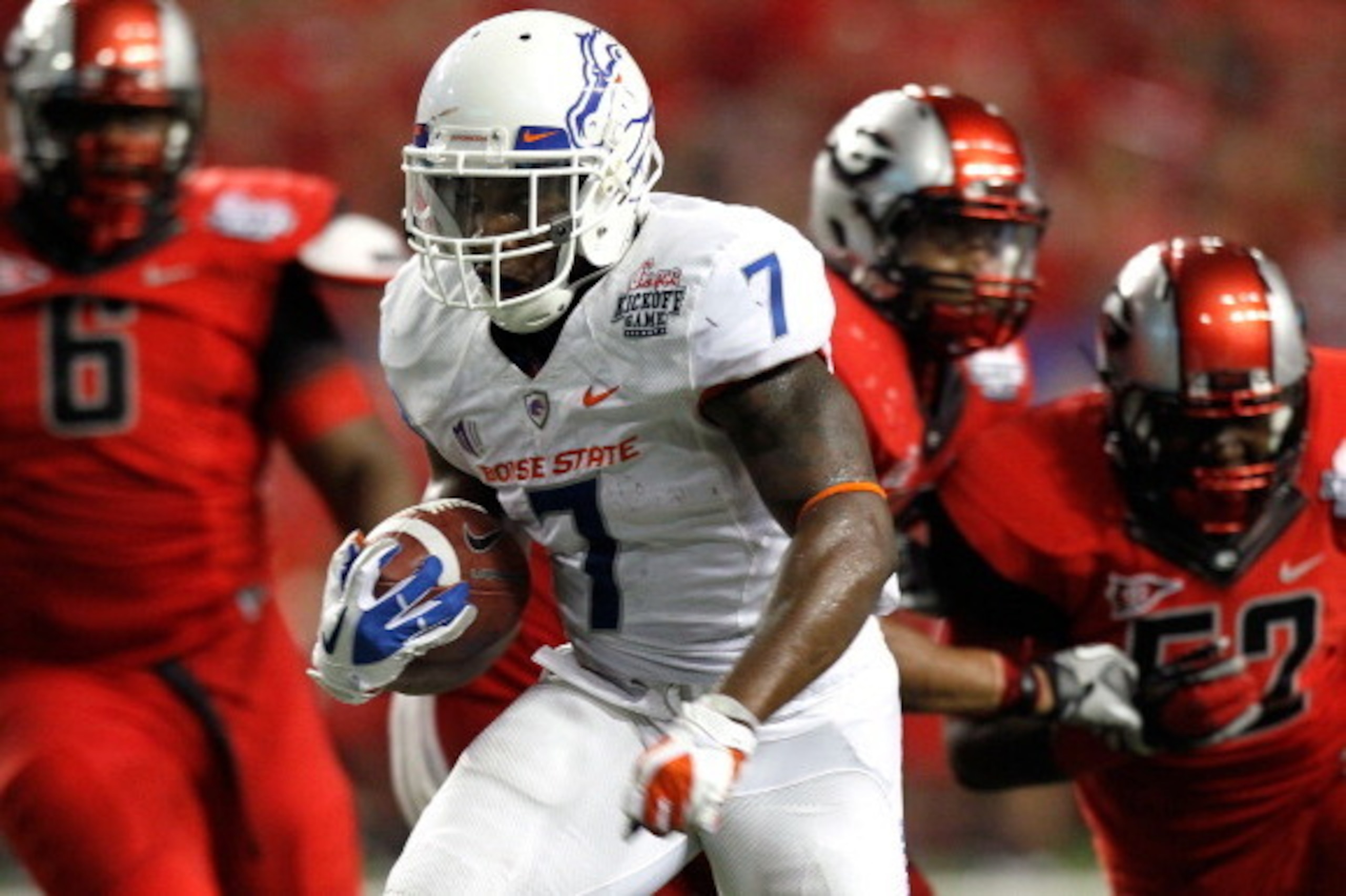ATLANTA, GA - SEPTEMBER 03:  D.J. Harper #7 of the Boise State Broncos rushes upfield against the Georgia Bulldogs at Georgia Dome on September 3, 2011 in Atlanta, Georgia.  (Photo by Kevin C. Cox/Getty Images)