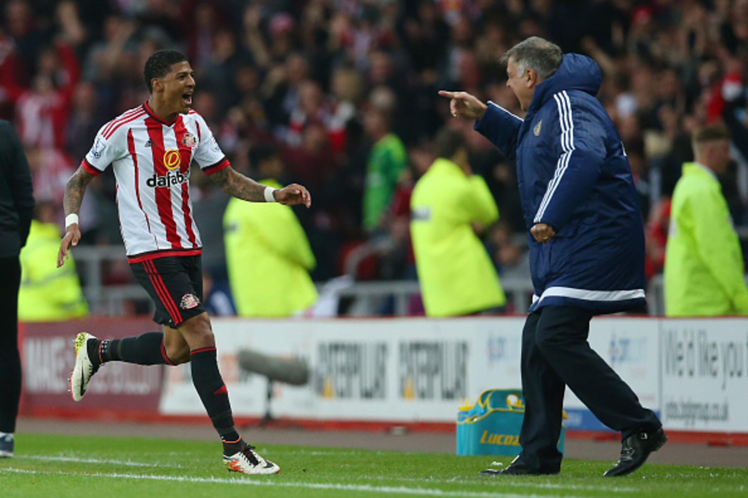 SUNDERLAND, ENGLAND - MAY 11: Patrick van Aanholt of Sunderland celebrates scoring his team's opening goal with manager Sam Allardyce during the Barclays Premier League match between Sunderland and Everton at the Stadium of Light on May 11, 2016 in Sunde SUNDERLAND, ENGLAND - MAY 11: Patrick van Aanholt of Sunderland celebrates scoring his team's opening goal with manager Sam Allardyce during the Barclays Premier League match between Sunderland and Everton at the Stadium of Light on May 11, 2016 in Sunde