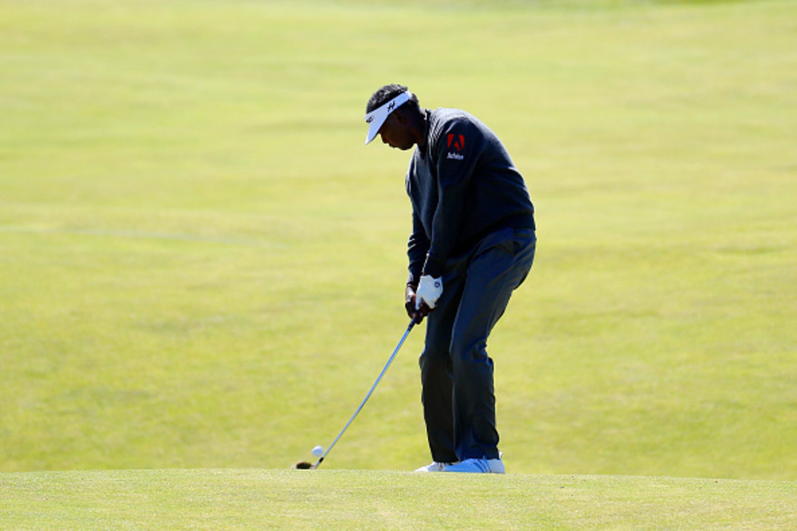 TROON, SCOTLAND - JULY 14:  Vijay Singh of Fiji plays a shot on the 10th hole during the first round on day one of the 145th Open Championship at Royal Troon on July 14, 2016 in Troon, Scotland.  (Photo by Kevin C. Cox/Getty Images)
