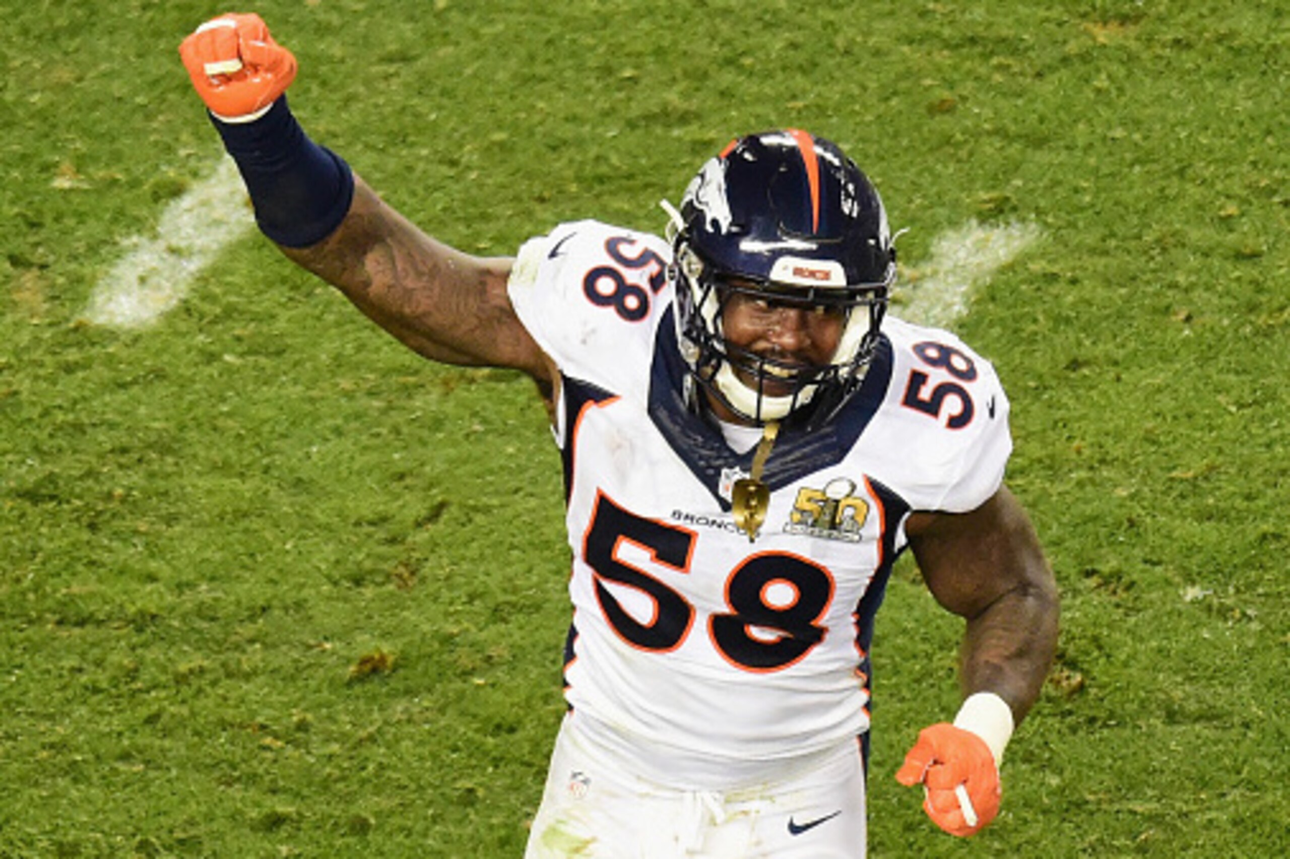 SANTA CLARA, CA - FEBRUARY 07:  Von Miller #58 of the Denver Broncos reacts against the Carolina Panthers during Super Bowl 50 at Levi's Stadium on February 7, 2016 in Santa Clara, California.  (Photo by Harry How/Getty Images)