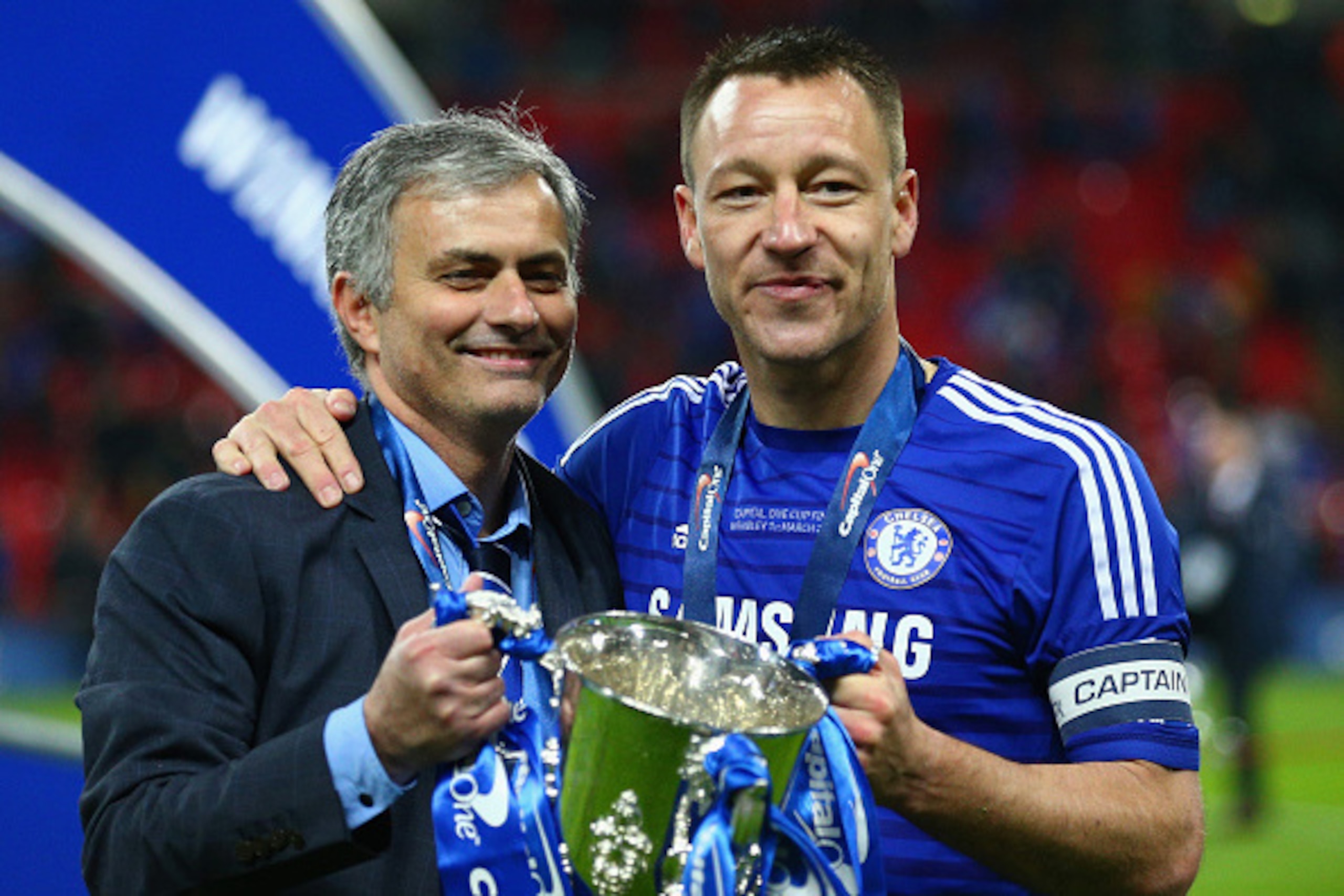 LONDON, ENGLAND - MARCH 01:  Manager Jose Mourinho of Chelsea and John Terry of Chelsea pose with the trophy during the Capital One Cup Final match between Chelsea and Tottenham Hotspur at Wembley Stadium on March 1, 2015 in London, England.  (Photo by Cl