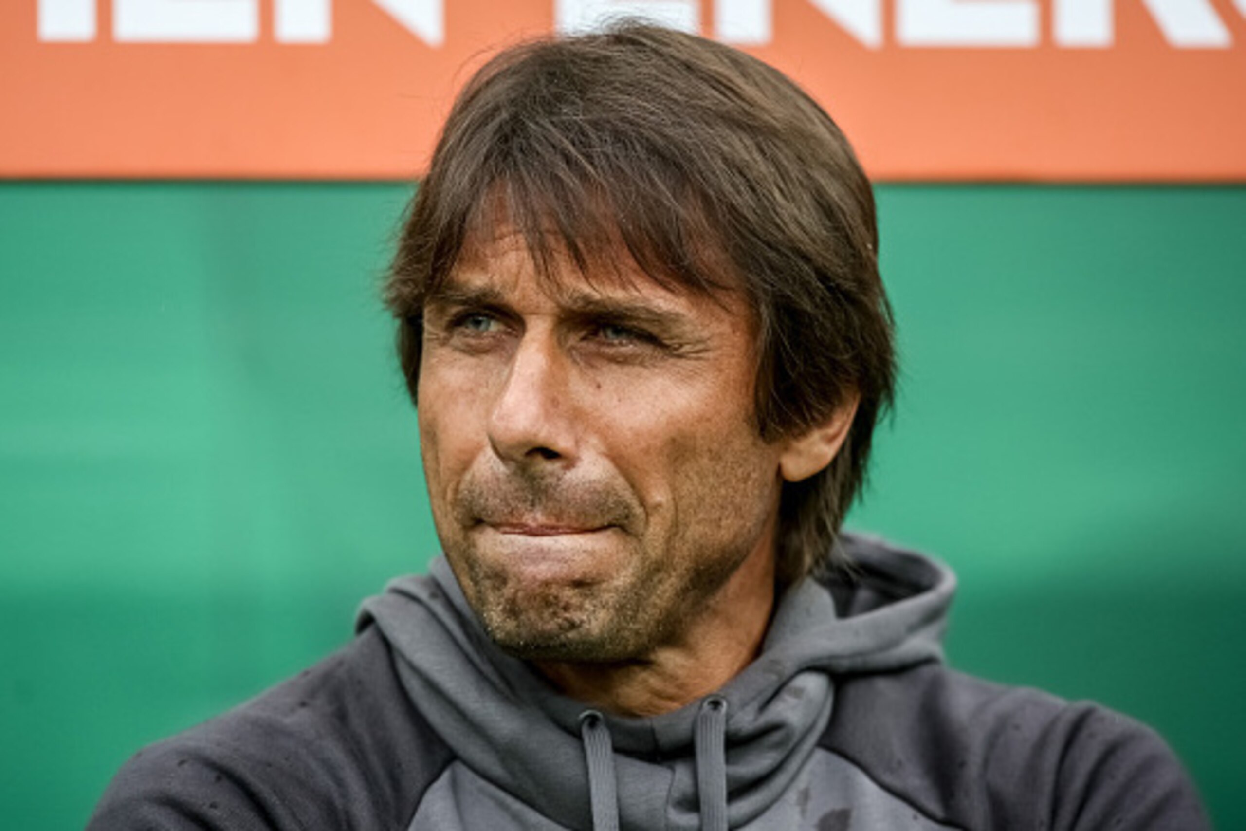 VIENNA, AUSTRIA - JULY 16:  Head coach of Chelsea Antonio Conte is seen on the bench during an friendly match between SK Rapid Vienna and Chelsea F.C. at Allianz Stadion on July 16, 2016 in Vienna, Austria.  (Photo by Matej Divizna/Getty Images)